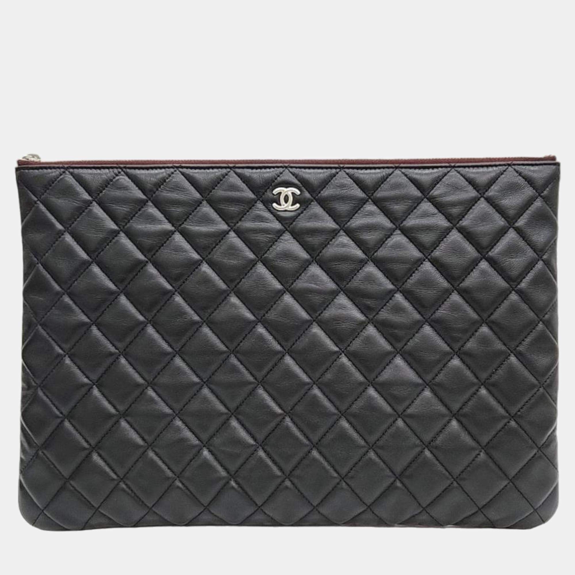 Pre Owned Chanel Black Leather Large O Case