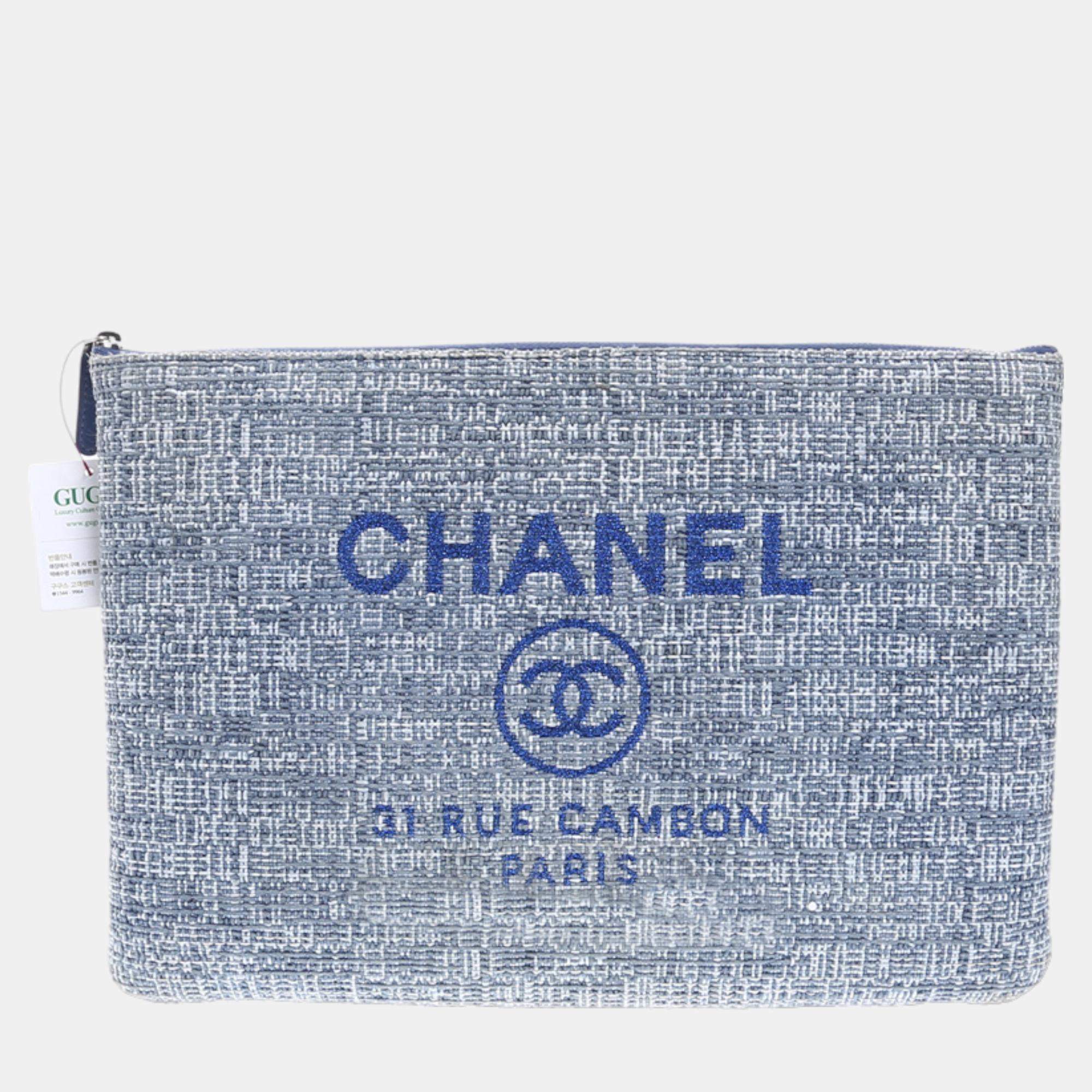 Pre Owned Chanel fabric clutch