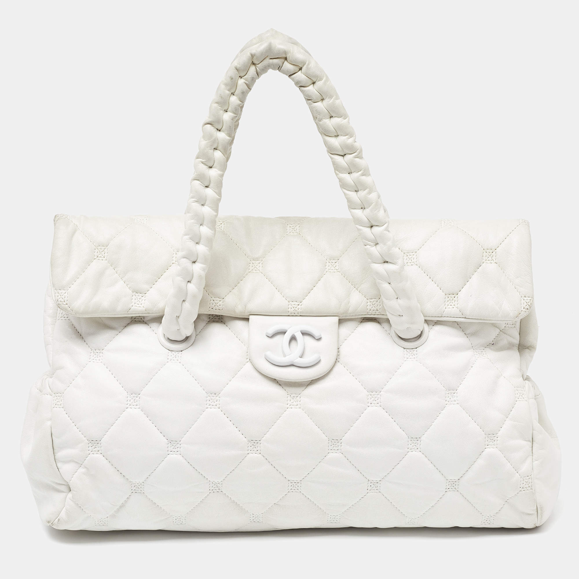 Pre Owned Chanel White Quilted Leather Hidden Chain Flap Bag