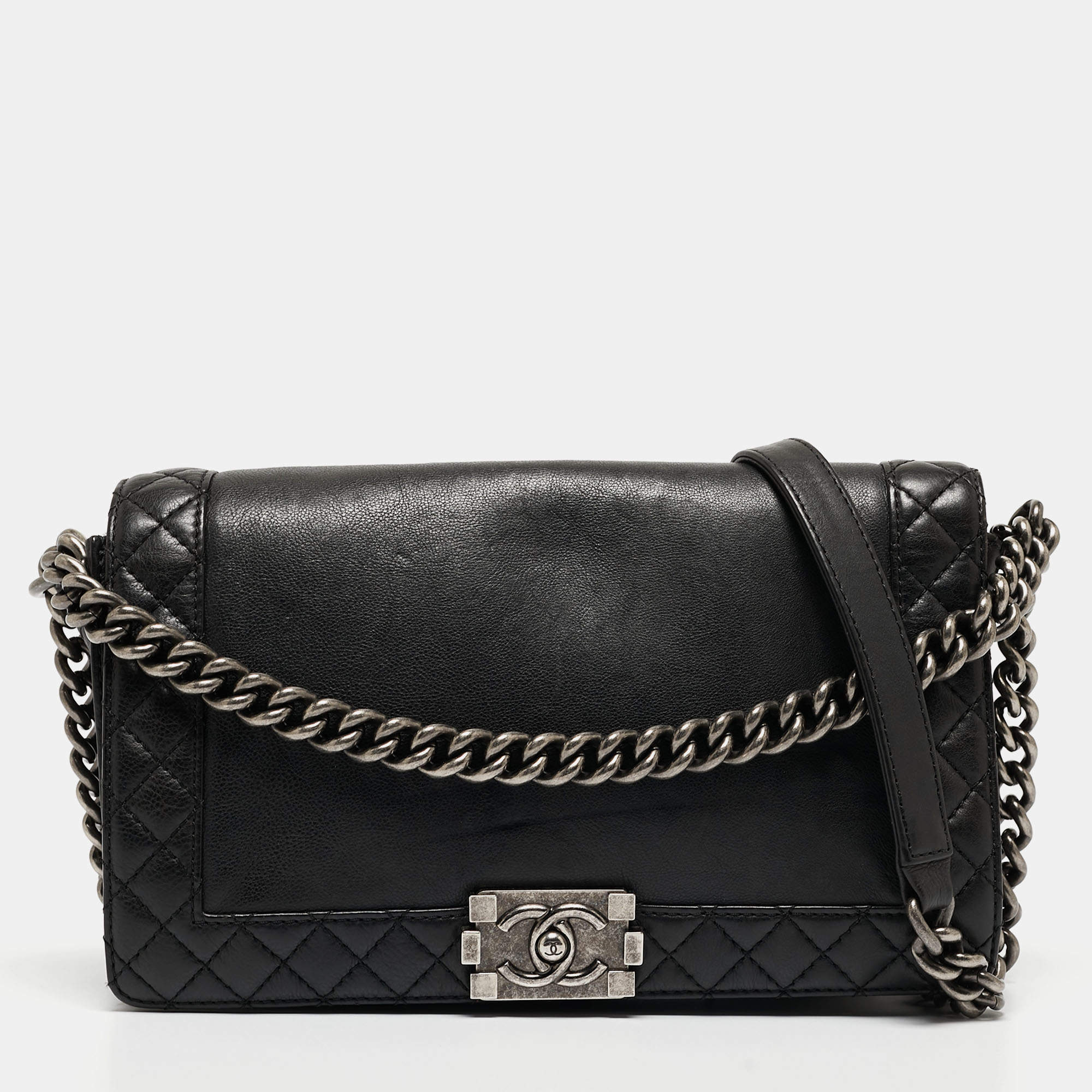 Pre Owned Chanel Black Leather Medium Boy Reverso Bag