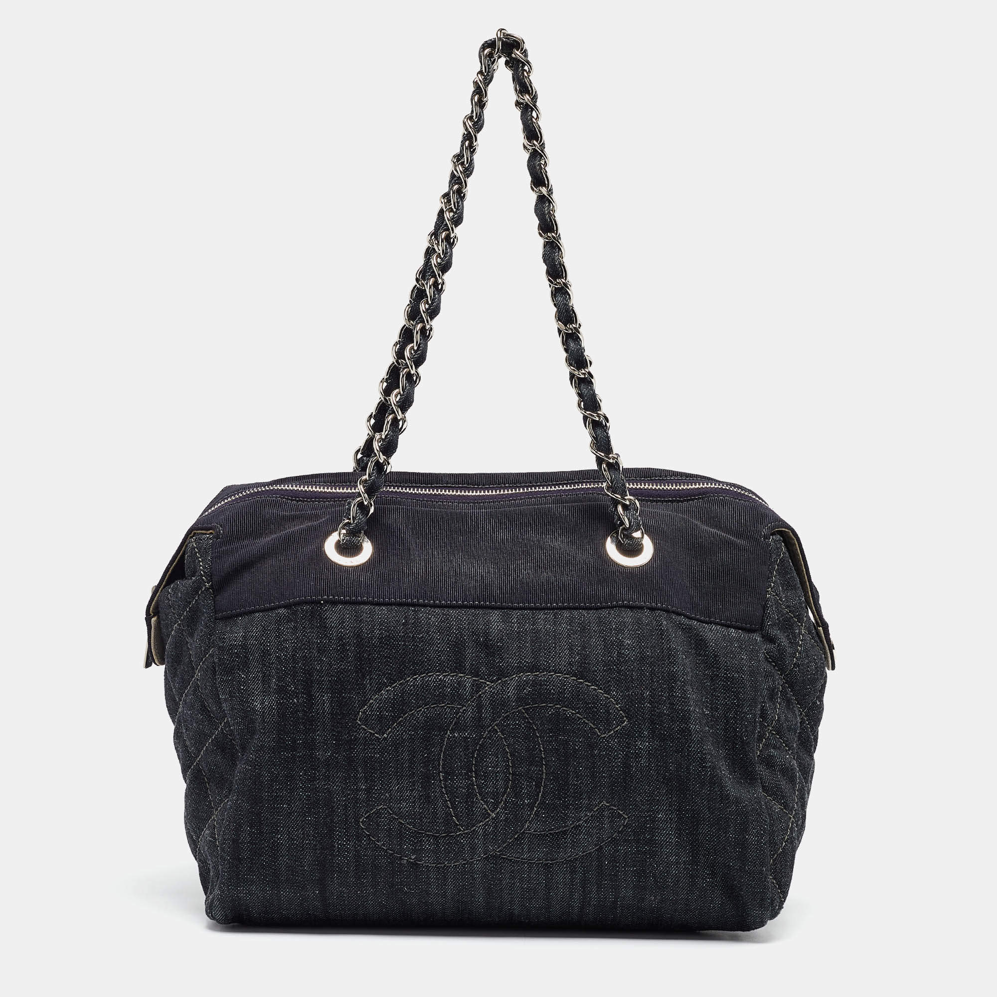 Pre Owned Chanel Dark Blue Quilted Denim Bowler Bag
