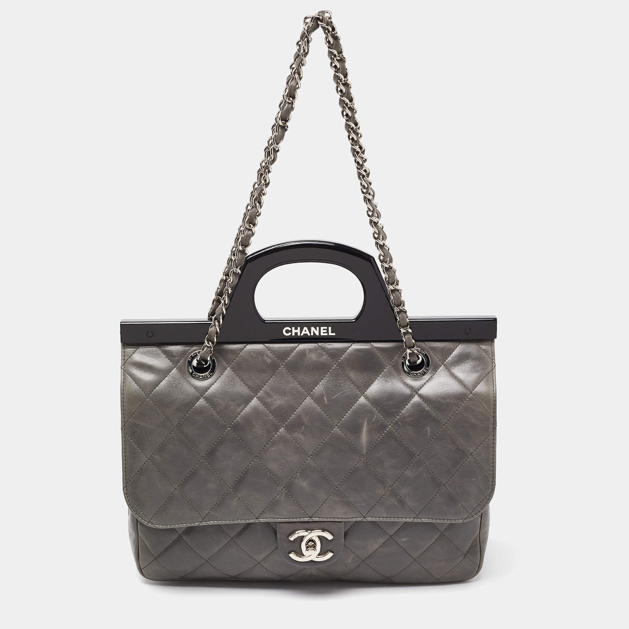 Pre Owned Chanel Grey Quilted Glazed Leather Small CC Delivery Bag
