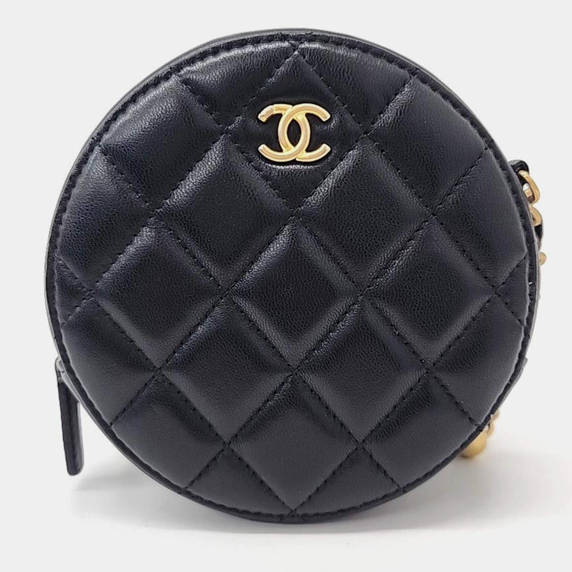 Pre Owned حقيبة شانيل سوداء جلد دائري لؤلؤي بسلسلة