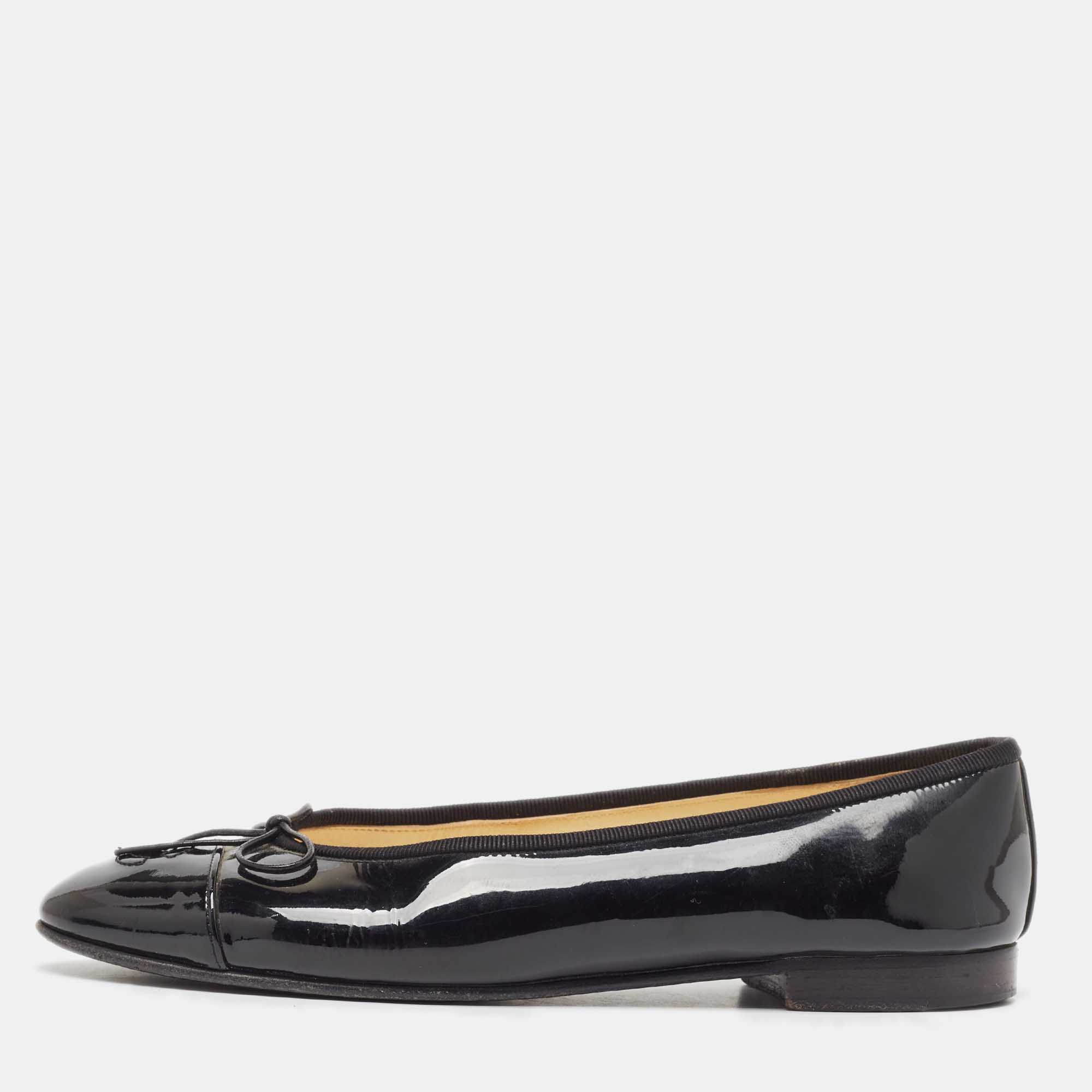 Pre Owned Chanel Black Patent CC Cap Toe Ballet Flats Size 37
