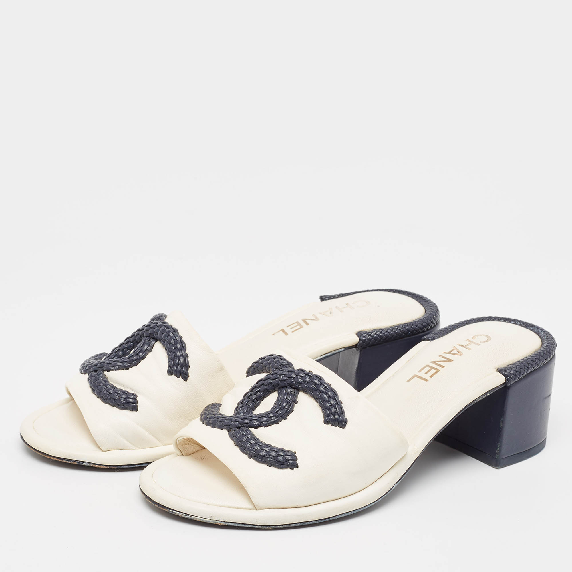 Chanel White Leather Woven CC Slide Sandals Size 37.5