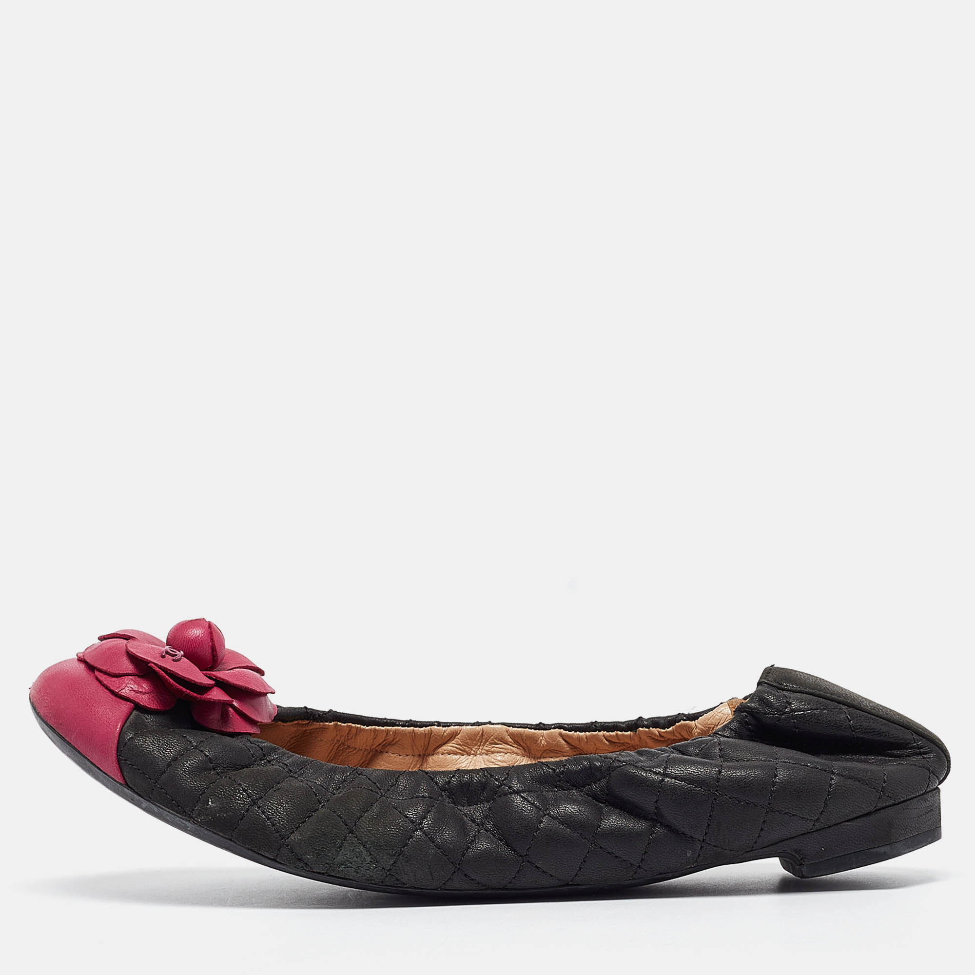 Pre Owned Chanel Black/Pink Quilted Leather Camelia Scrunch Ballet Flats Size 39 