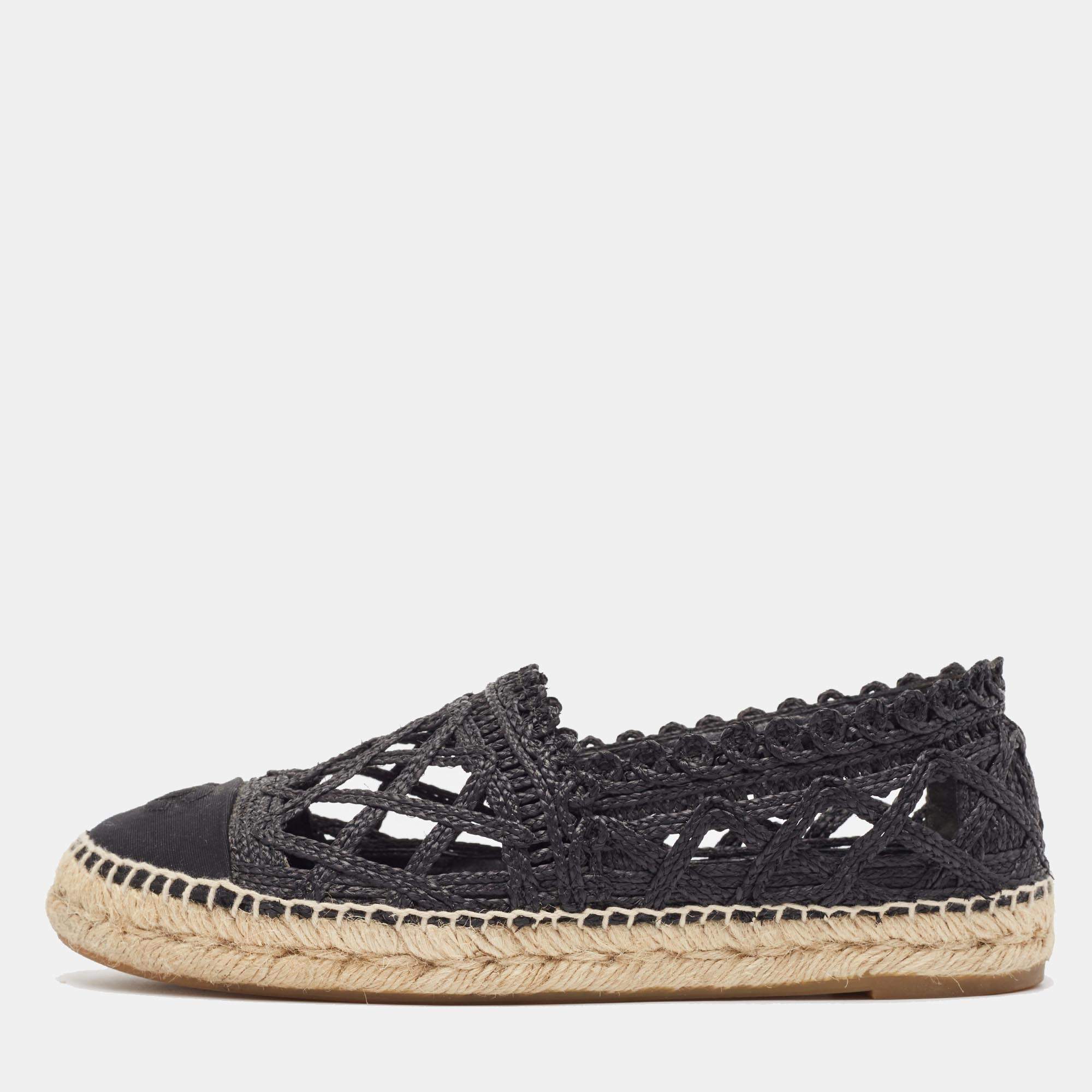 Pre Owned Chanel Black Woven Raffia and Grosgrain CC Cap Toe Espadrille Flats Size 39