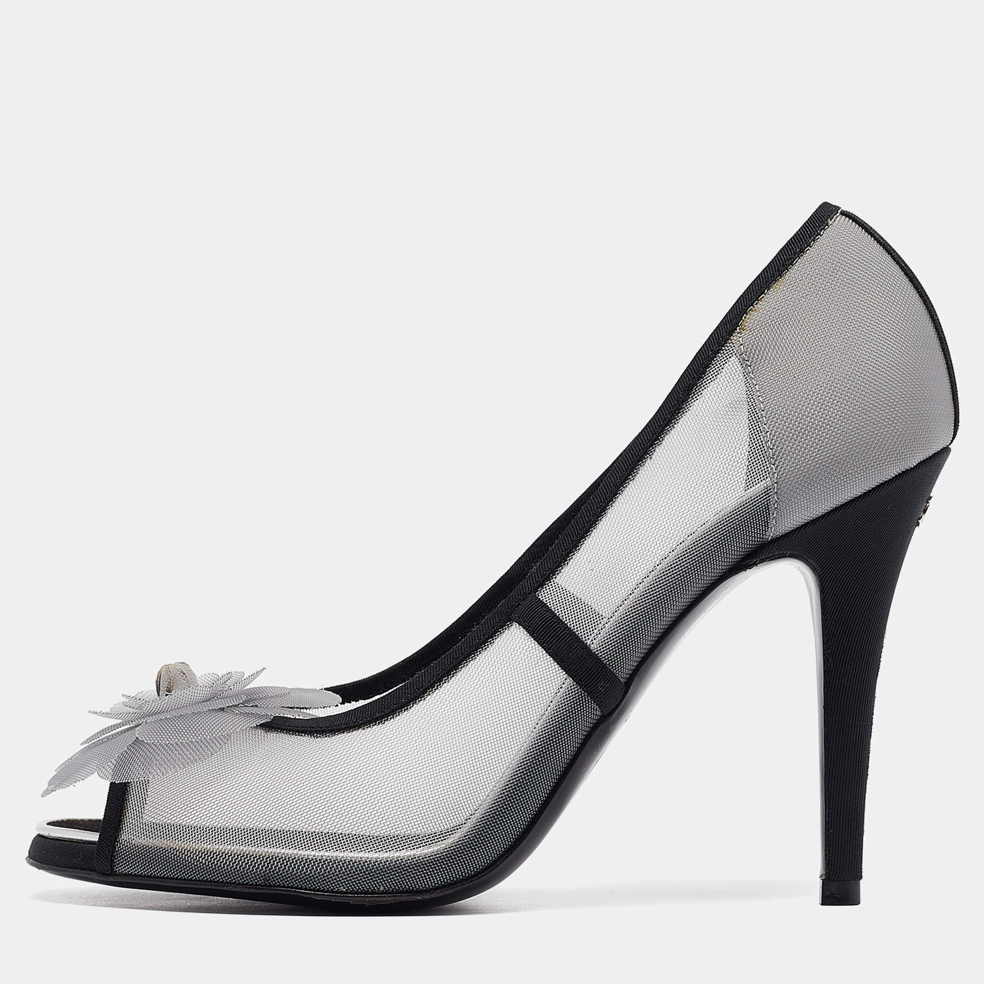 Pre Owned Chanel Grey/Black Mesh CC Bow Pumps Size 38