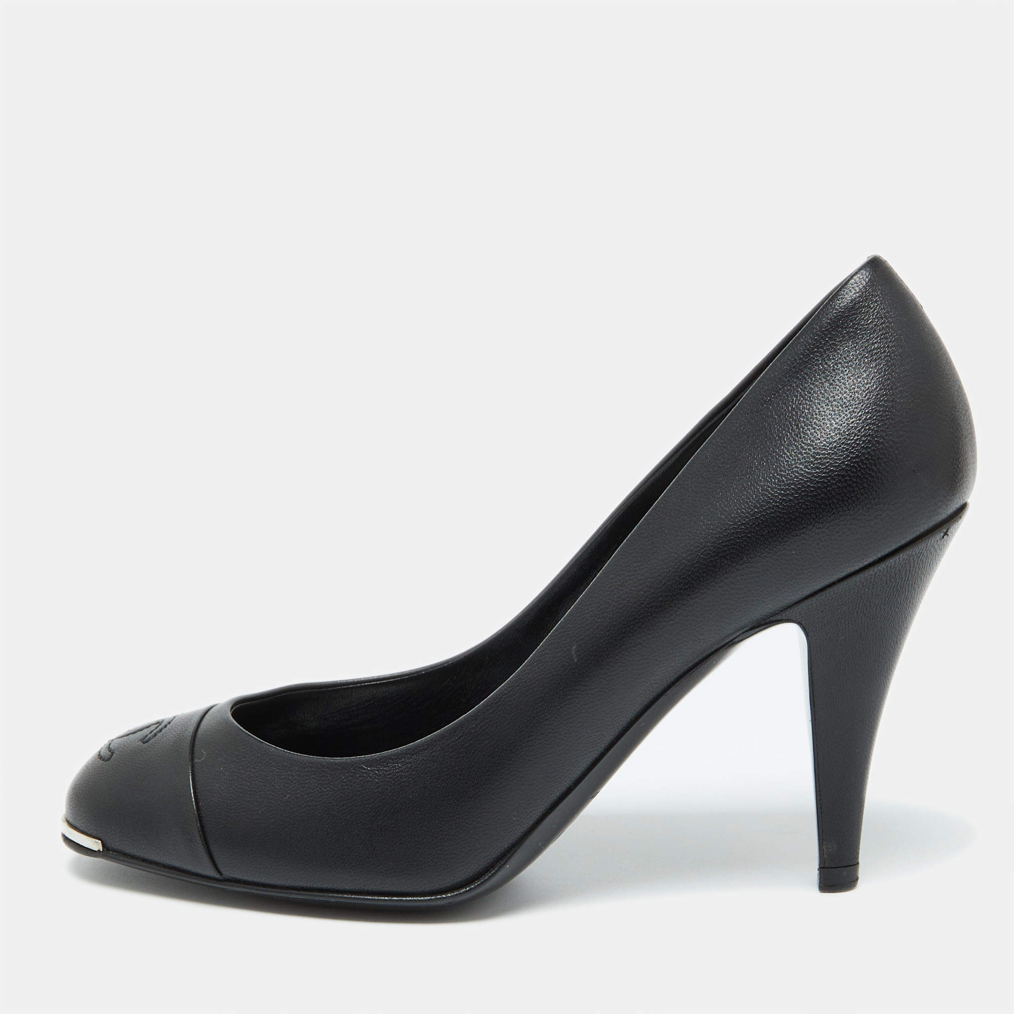 Pre Owned Chanel Black Leather Metal Toe Pumps Size 37