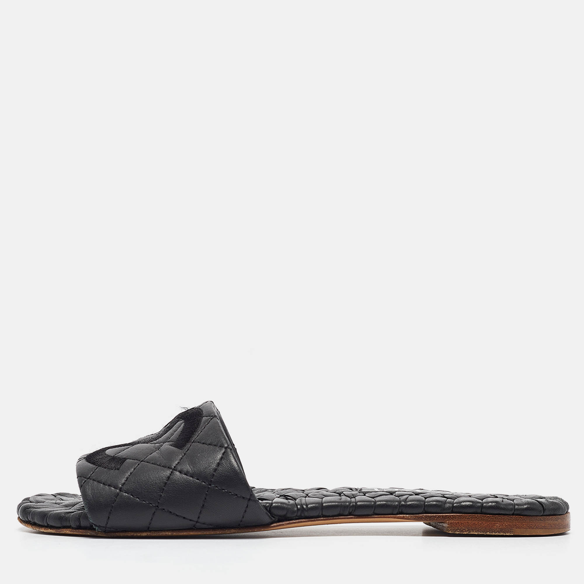 Pre Owned Chanel Black Leather CC Flat Slides Size 38