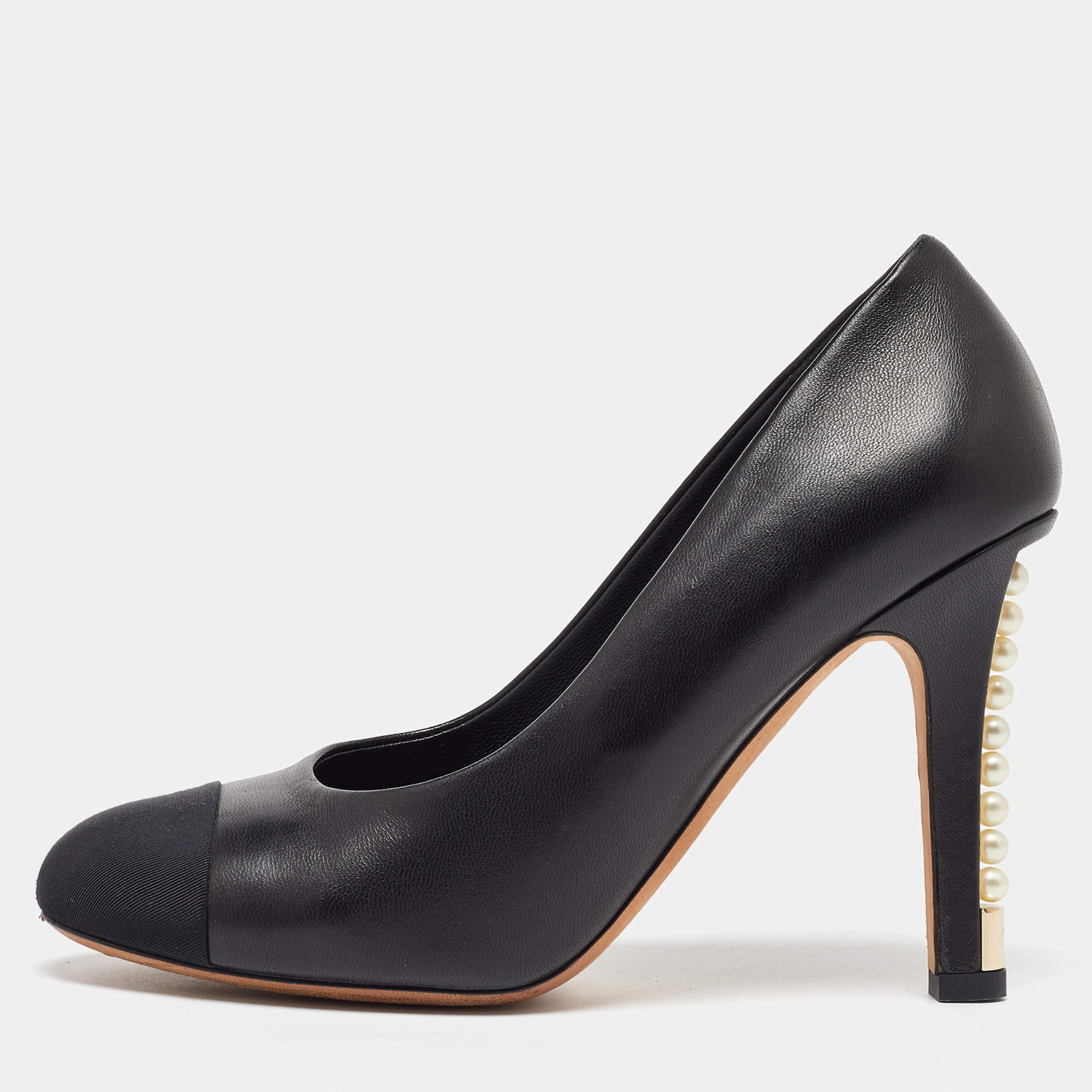Pre Owned Chanel Black Leather and Fabric Cap Toe Faux Pearl Heel Pumps Size 40