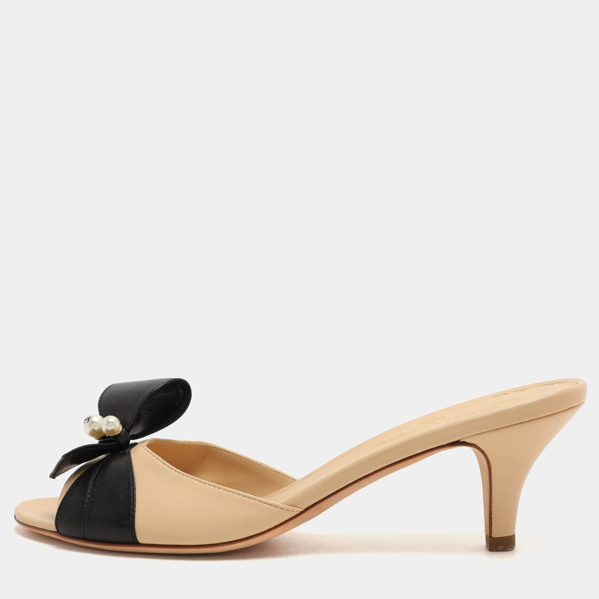 Chanel Beige Leather Bow Slide Sandals Size 39