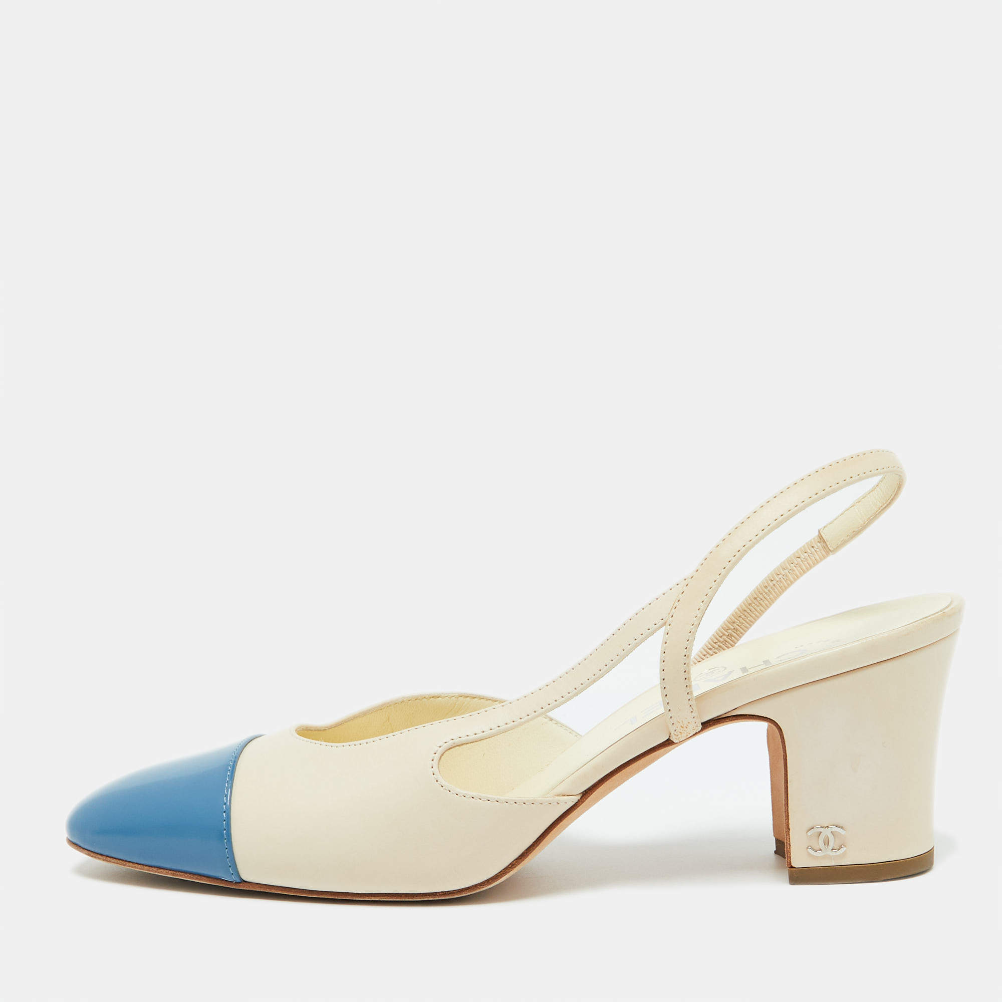 مملوكة مسبقًا Chanel Cream/Blue Leather Cap Toe CC Block Heel Slingback Sandals Size 39