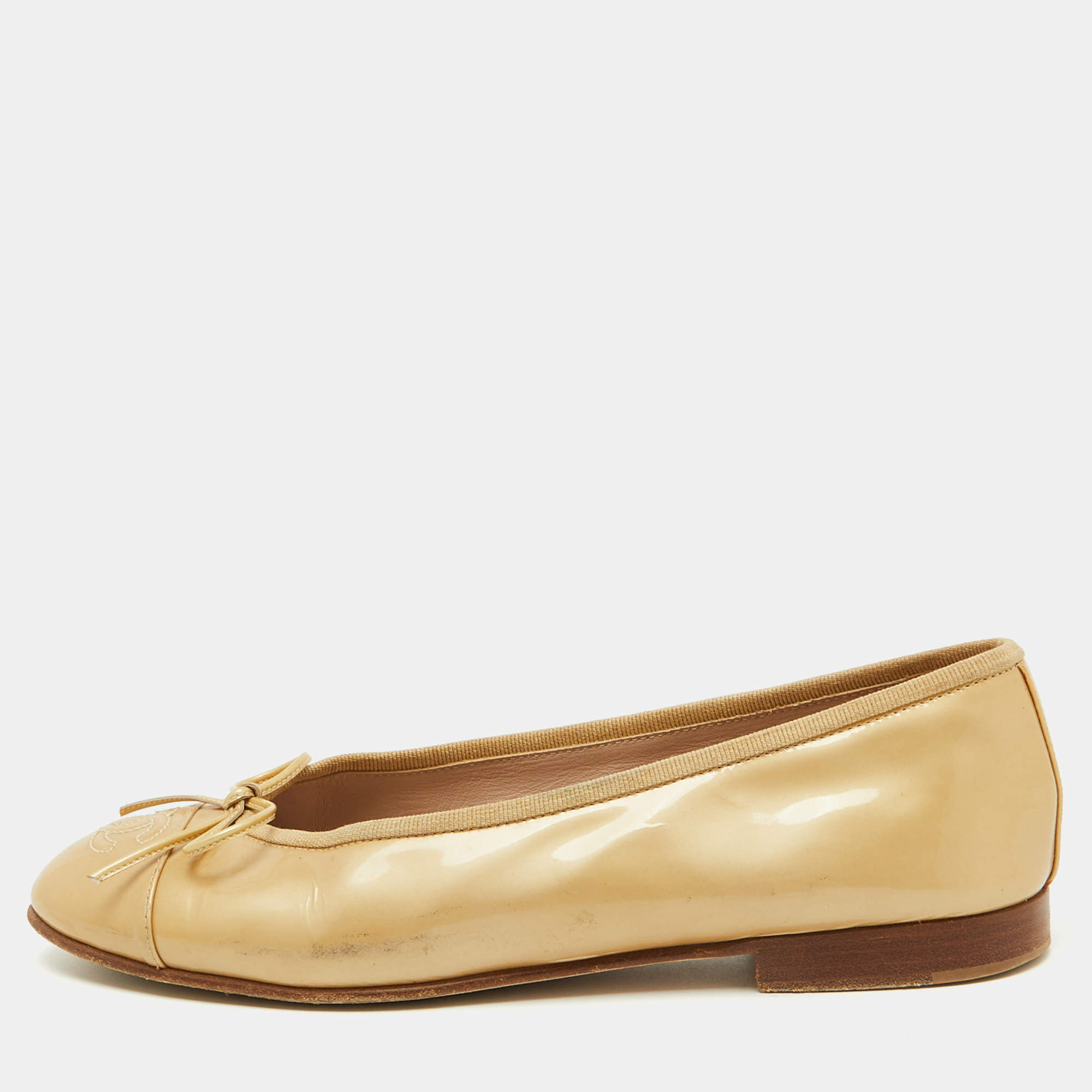 Pre Owned Chanel Sand Beige Patent Leather CC Cap Toe Bow Ballet Flats Size 37