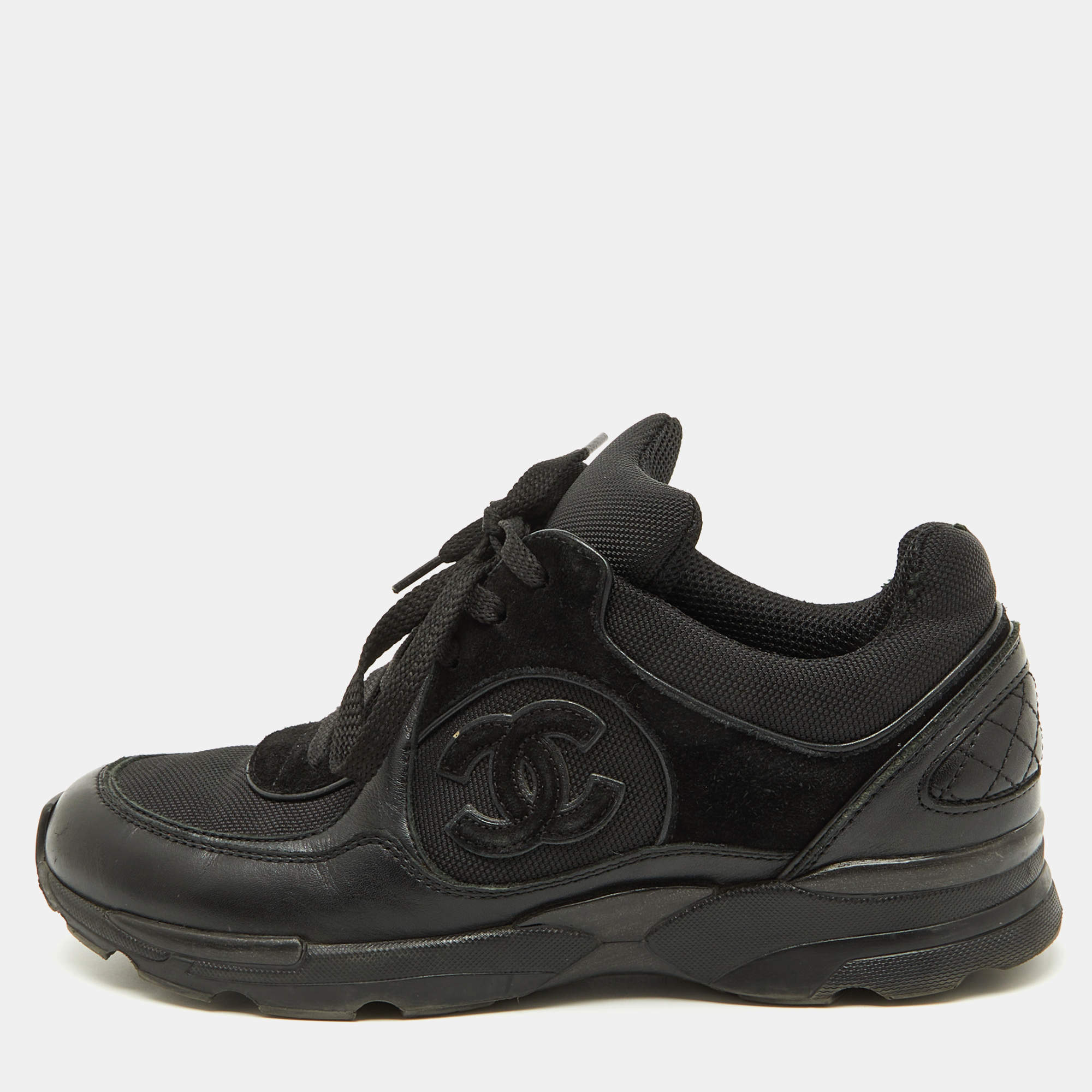 Pre Owned Chanel Black Mesh and Leather CC Low Top Sneakers Size 38.5