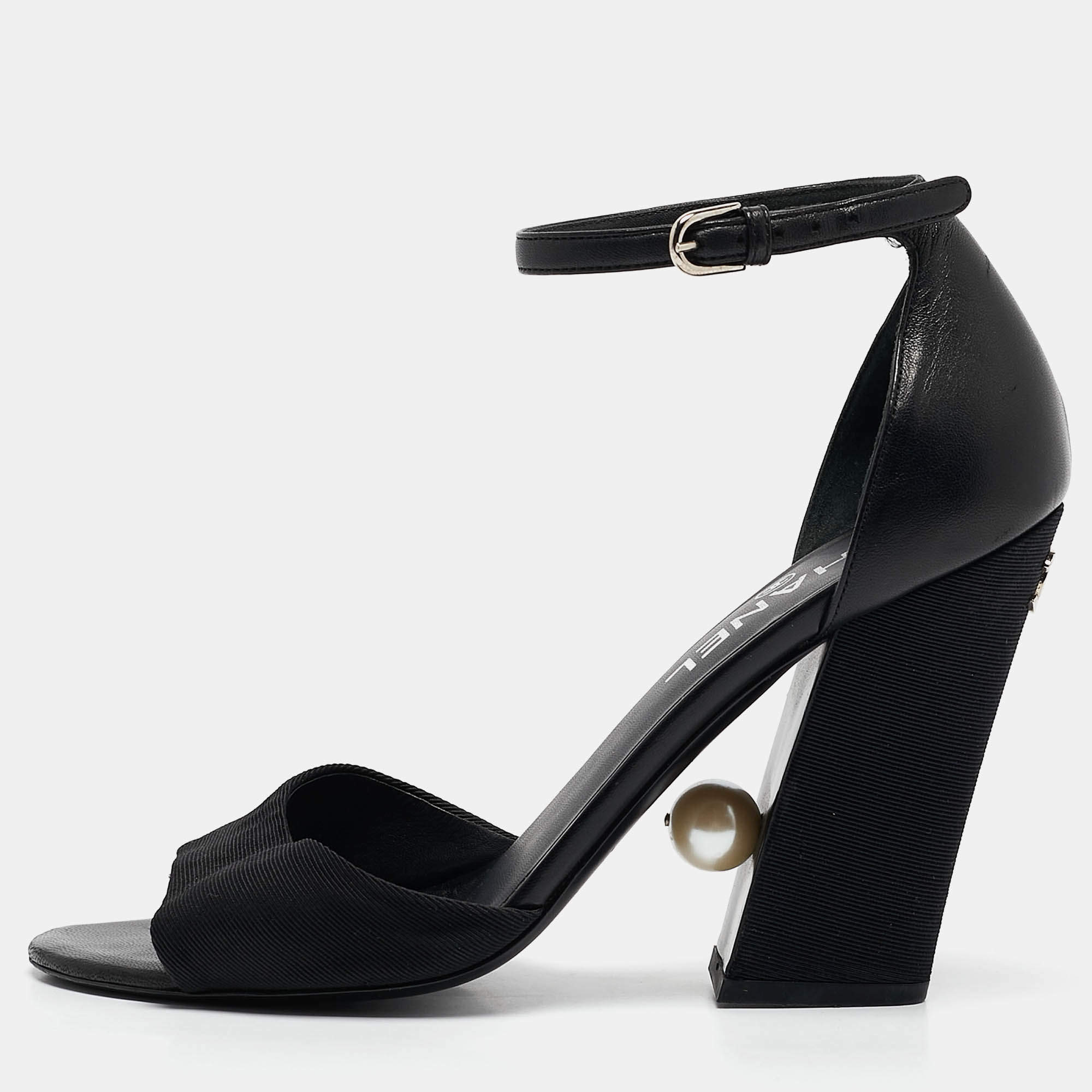 مملوكة مسبقًا Chanel Black Leather and Grosgrain Faux Pearl CC Ankle Strap Sandals Size 38.5