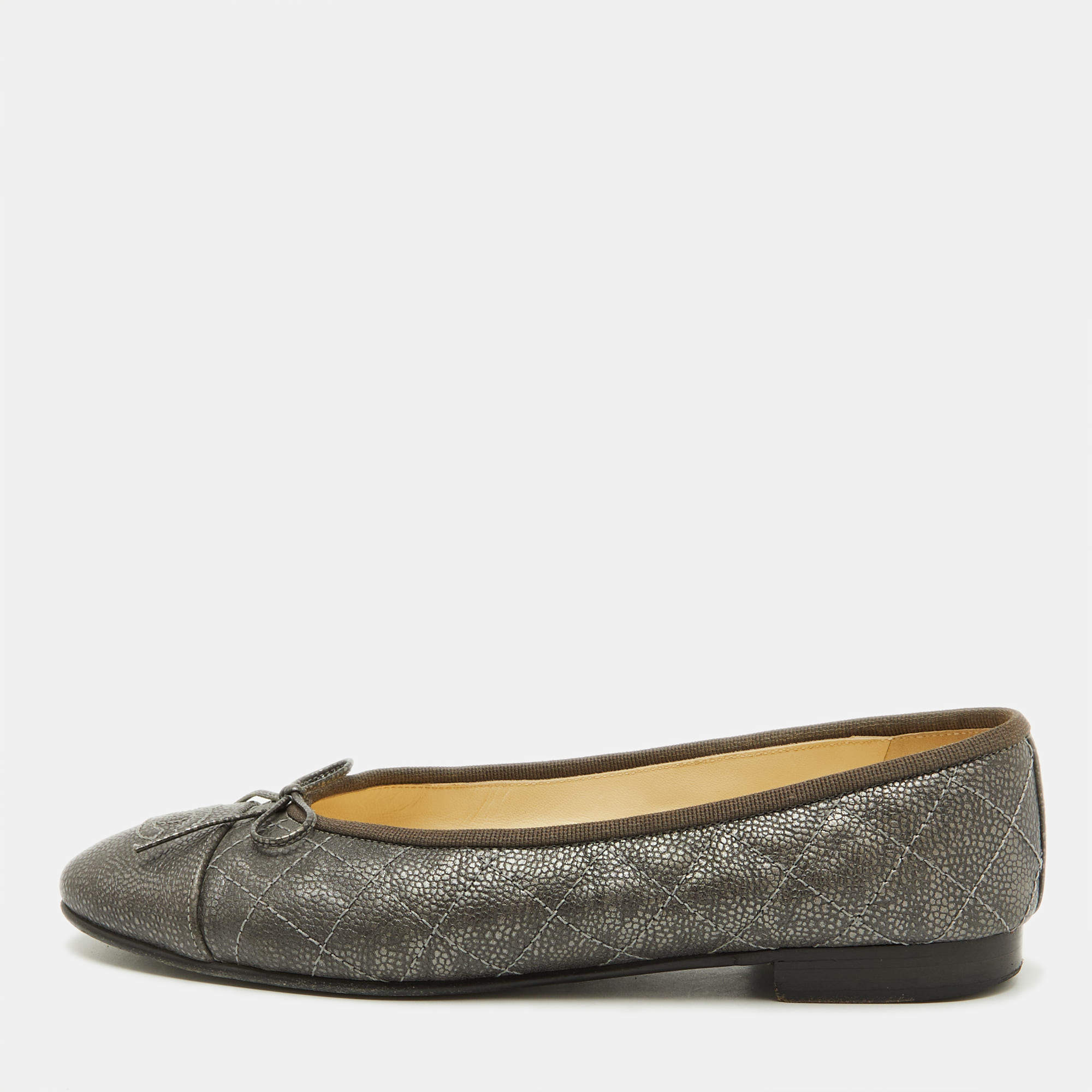 Pre Owned Chanel Dark Grey Leather CC Cap Toe Bow Ballet Flats Size 38