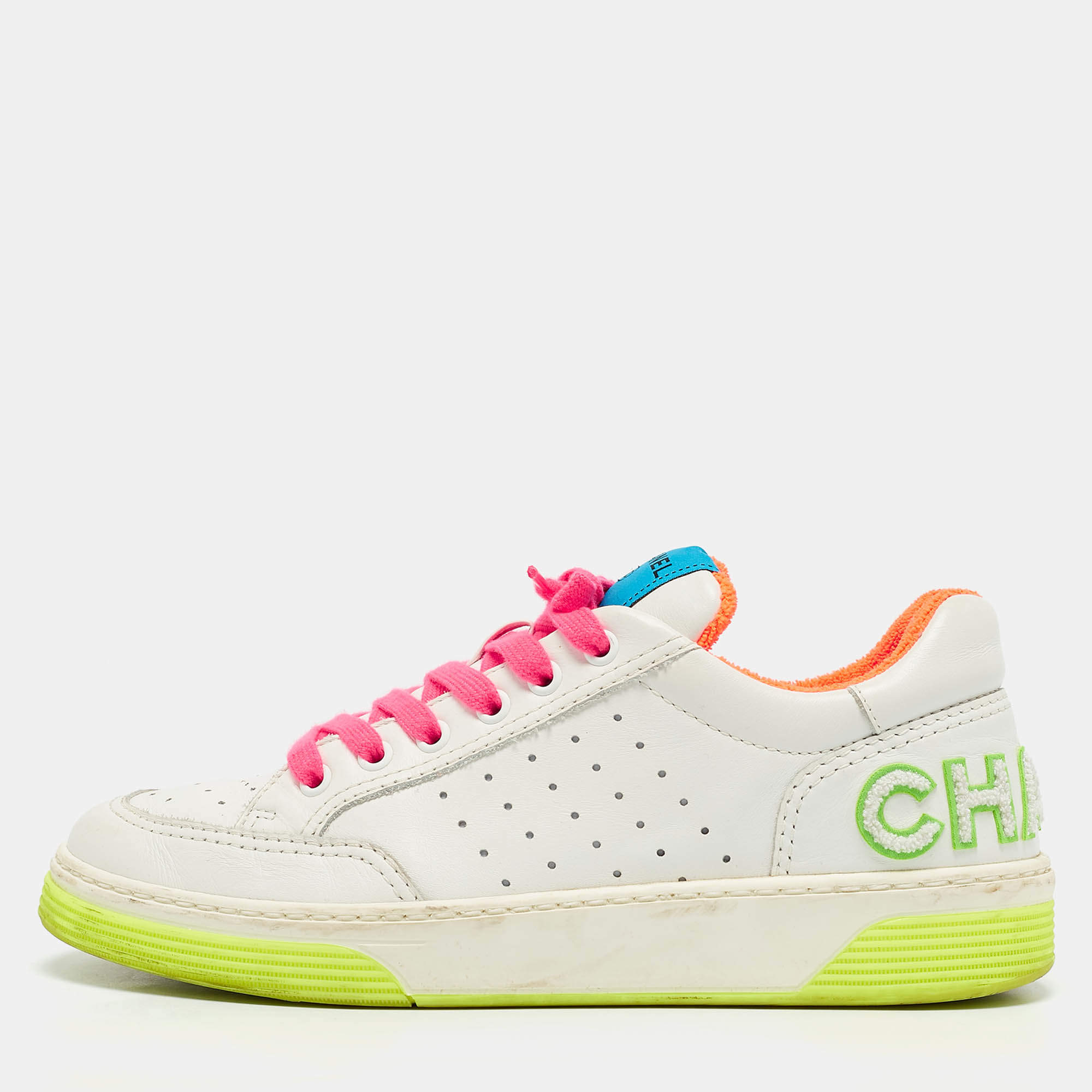 Pre Owned Chanel White Perforated Leather Logo Low Top Sneakers Size 39