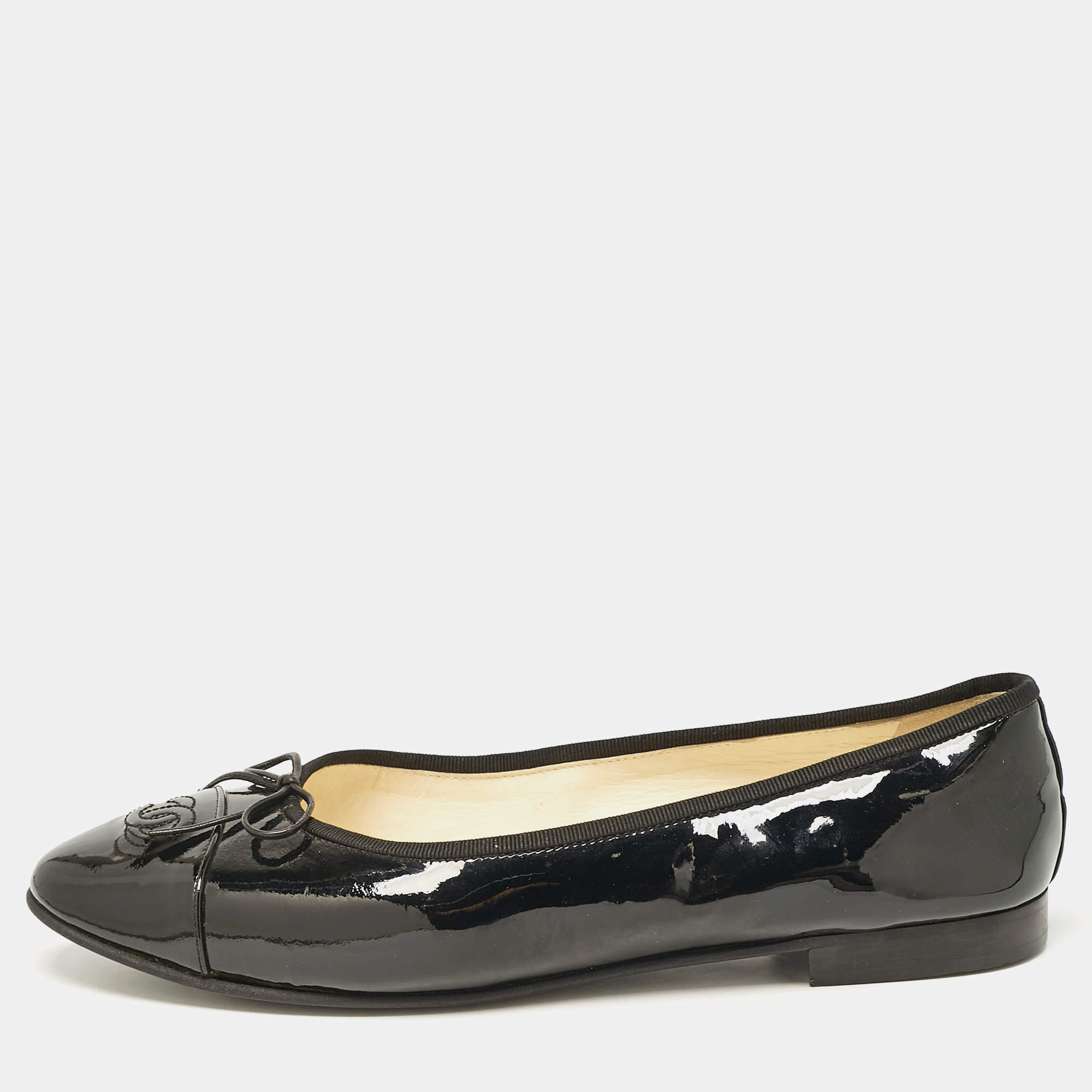 Pre Owned Chanel Black Patent CC Cap Toe Bow Ballet Flats Size 42