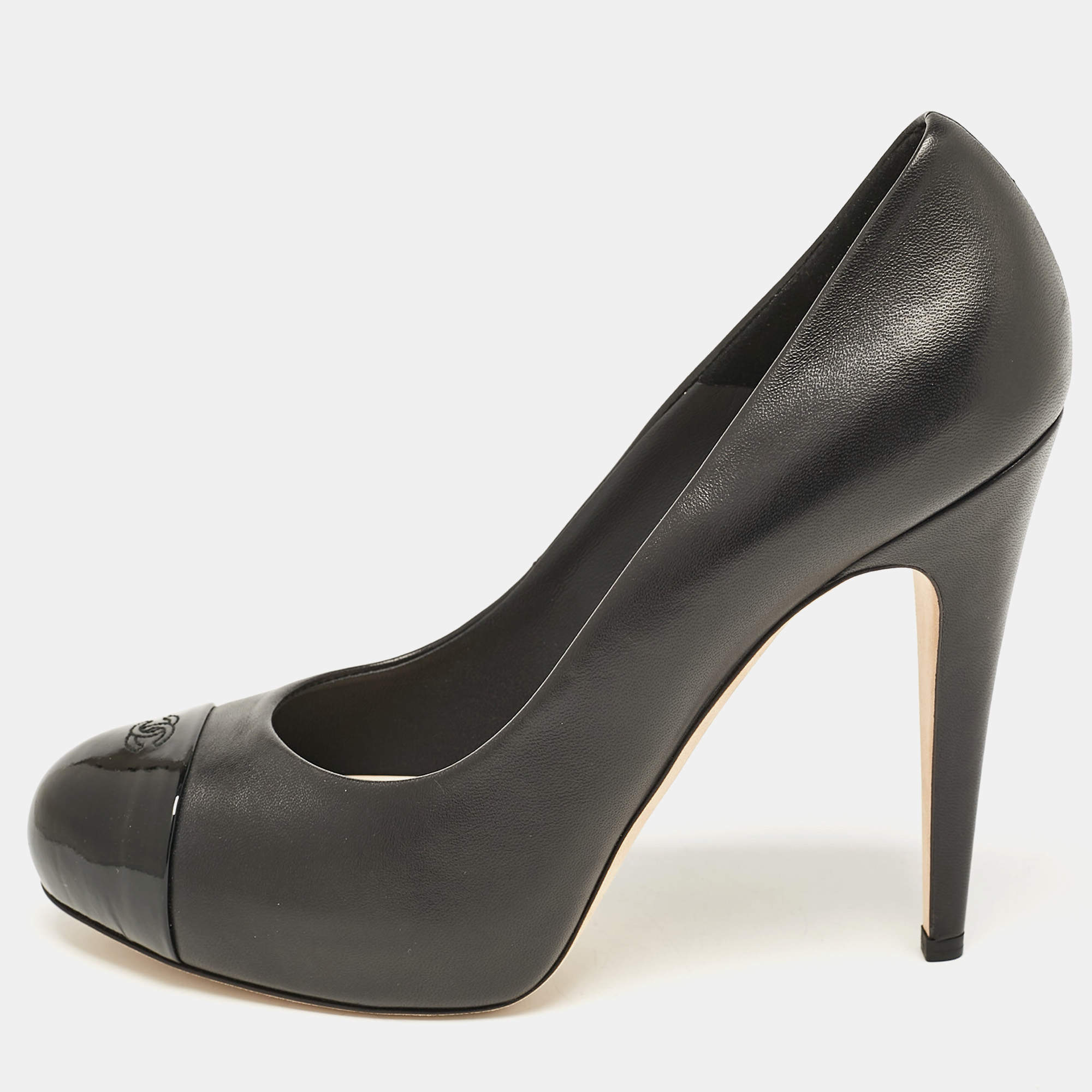 Pre Owned Chanel Black Patent and Leather CC Cap Toe Platform Pumps Size 41