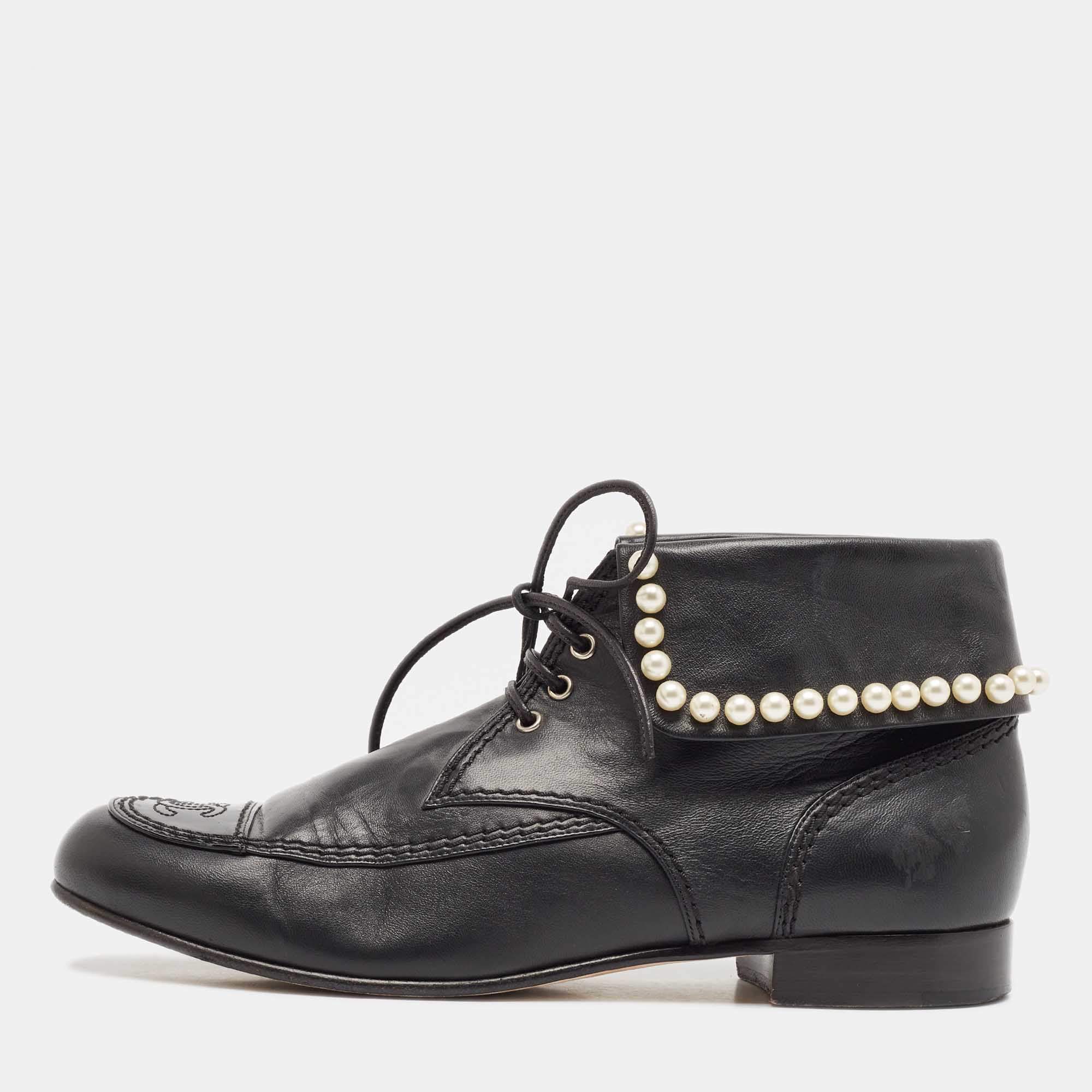 Pre Owned Chanel Black Leather Pearl Chain Booties Size 39.5