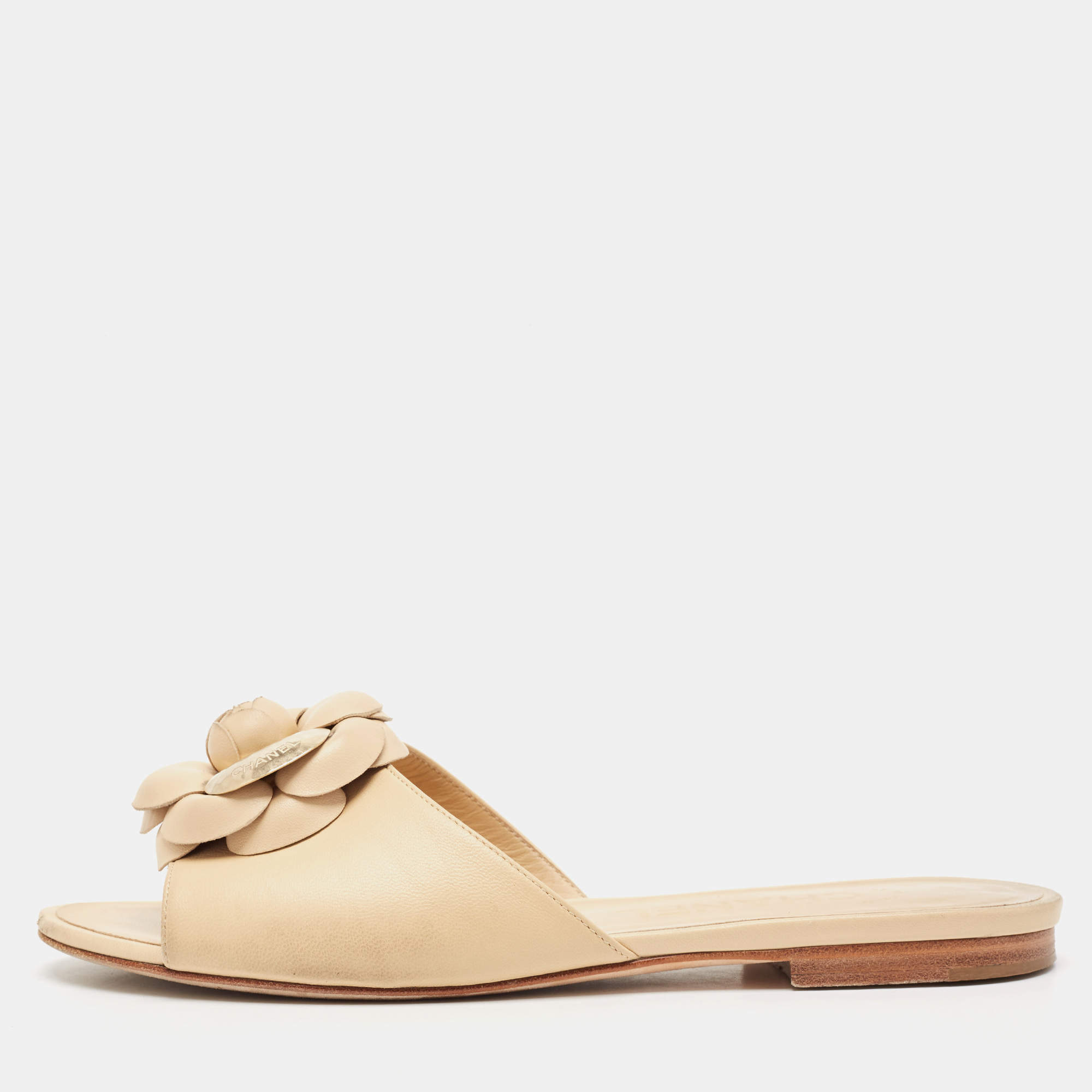 Pre Owned Chanel Beige Leather CC Camellia Flat Slides Size 36