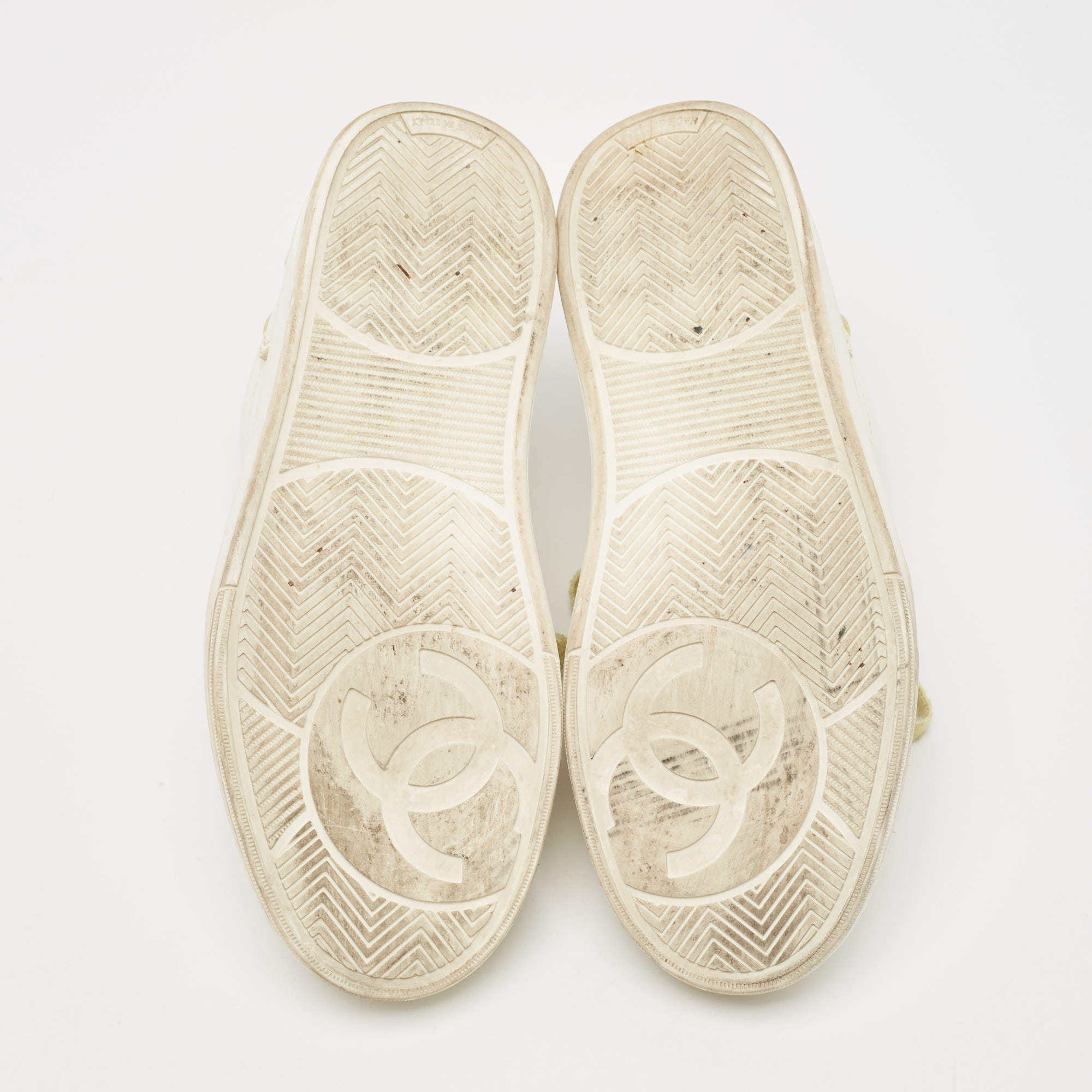 Pre Owned Chanel White Perforated Leather CC Low Top Sneakers Size 38