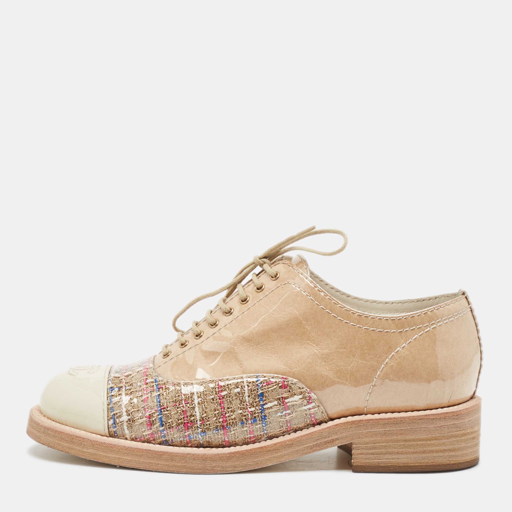 Chanel Beige/Cream Tweed and Patent Leather CC Lace Up Oxfords Size 39