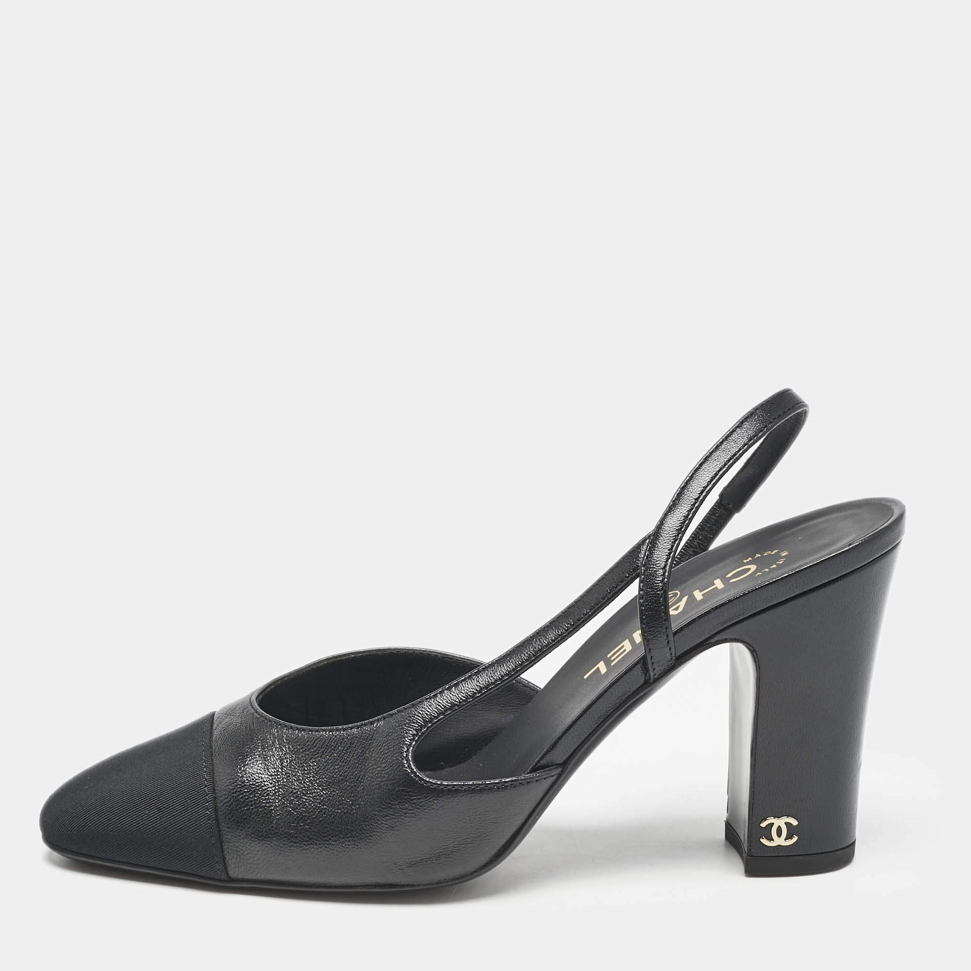 مملوكة مسبقًا Chanel Black Leather and Canvas CC Cap Toe Slingback Pumps Size 39