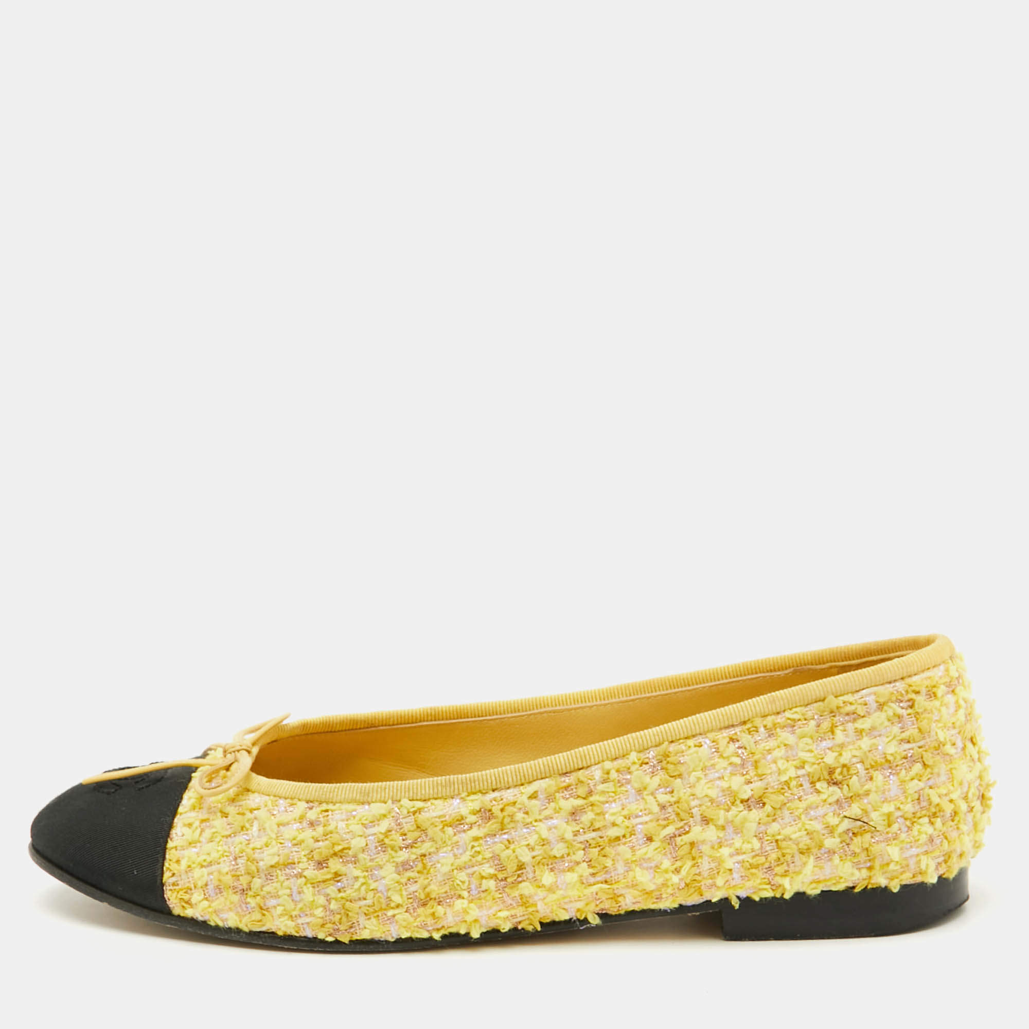 Pre Owned Chanel Yellow/Black Tweed and Canvas Bow CC Cap Toe Ballet Flats Size 39.5