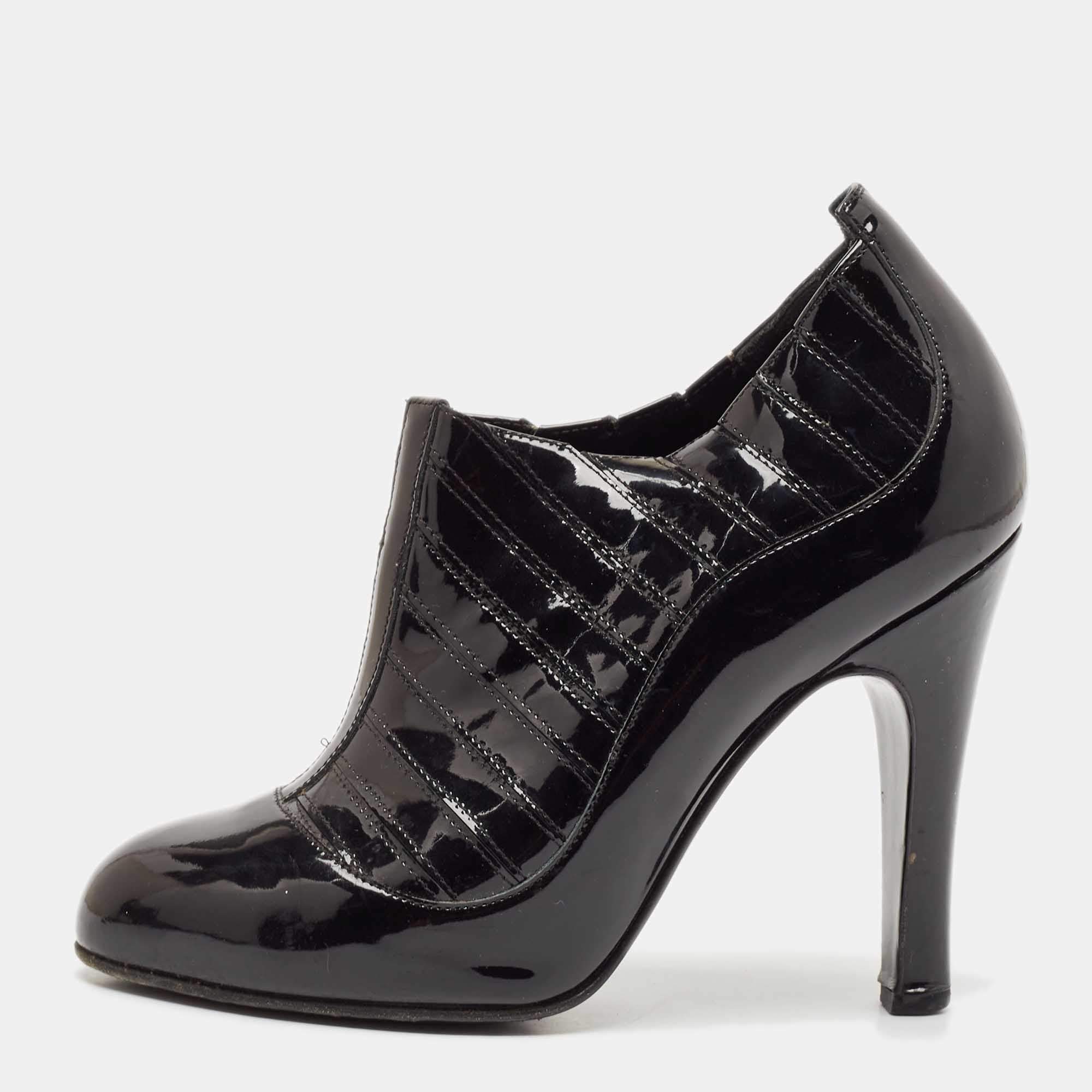 Chanel Black Patent Leather New York Ribbed Ankle Booties Size 37