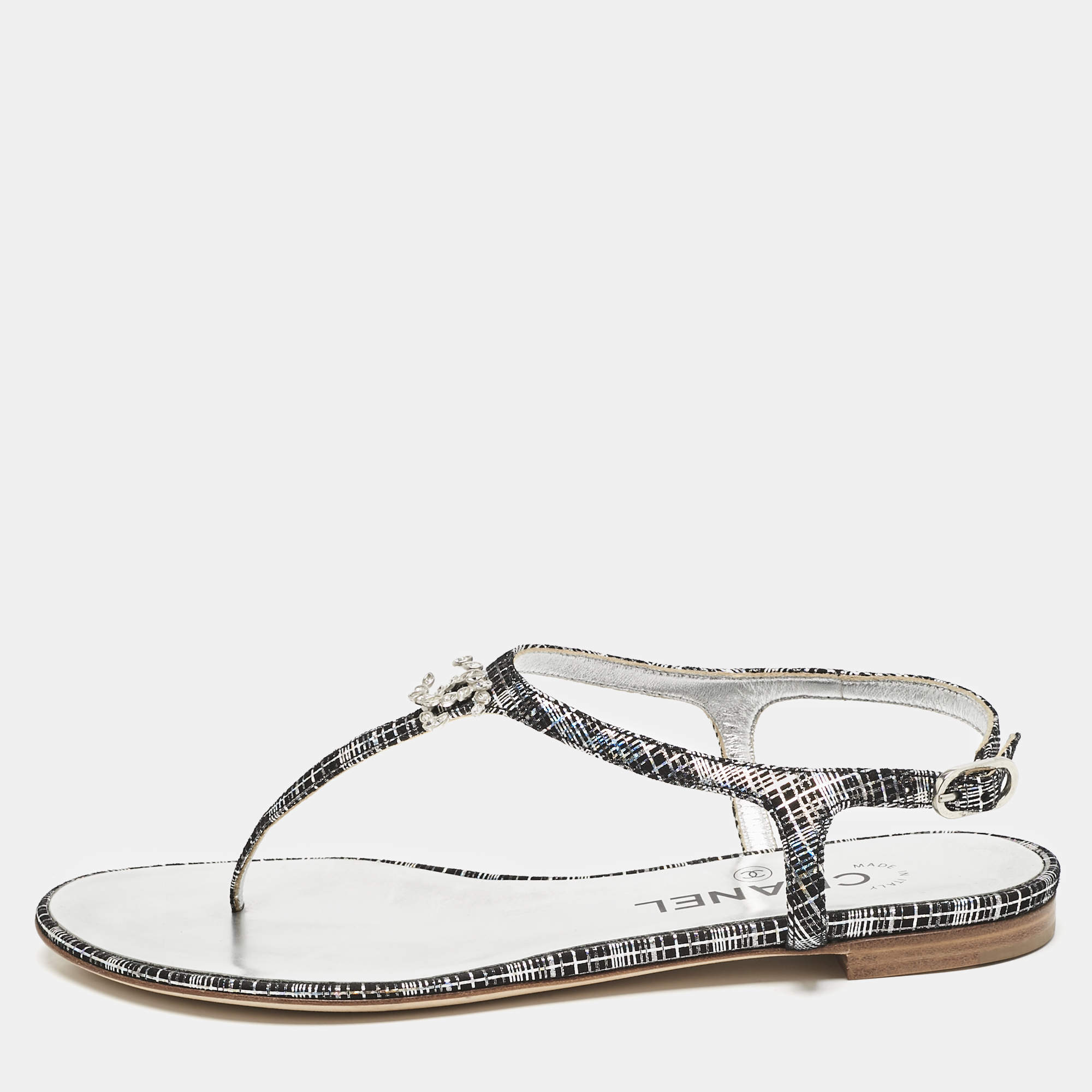 مملوكة مسبقًا Chanel Silver/Metallic Printed Suede CC Crystals Thong Flats Size 37