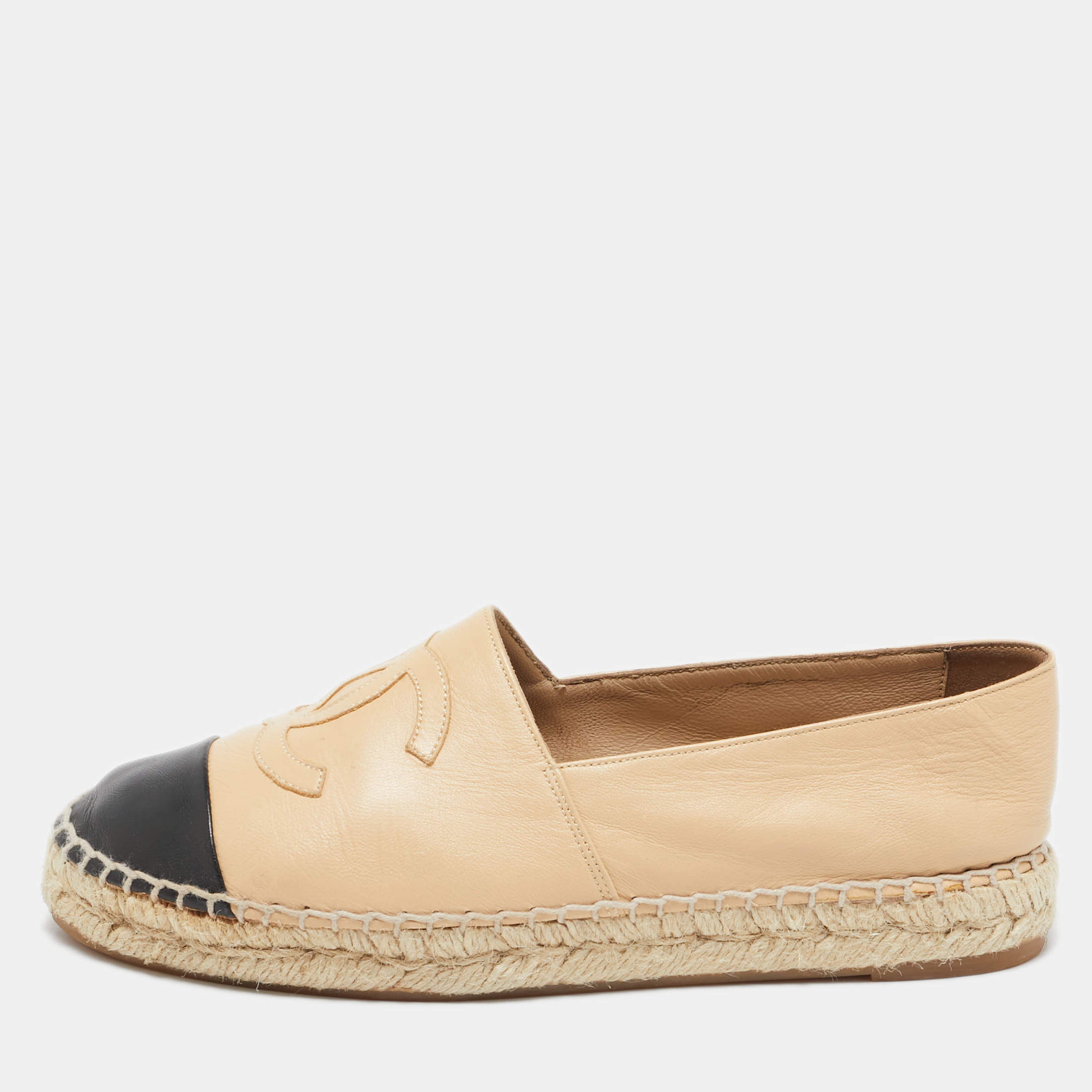 Pre Owned Chanel Beige/Black Leather CC Cap Toe Espadrille Flats Size 38