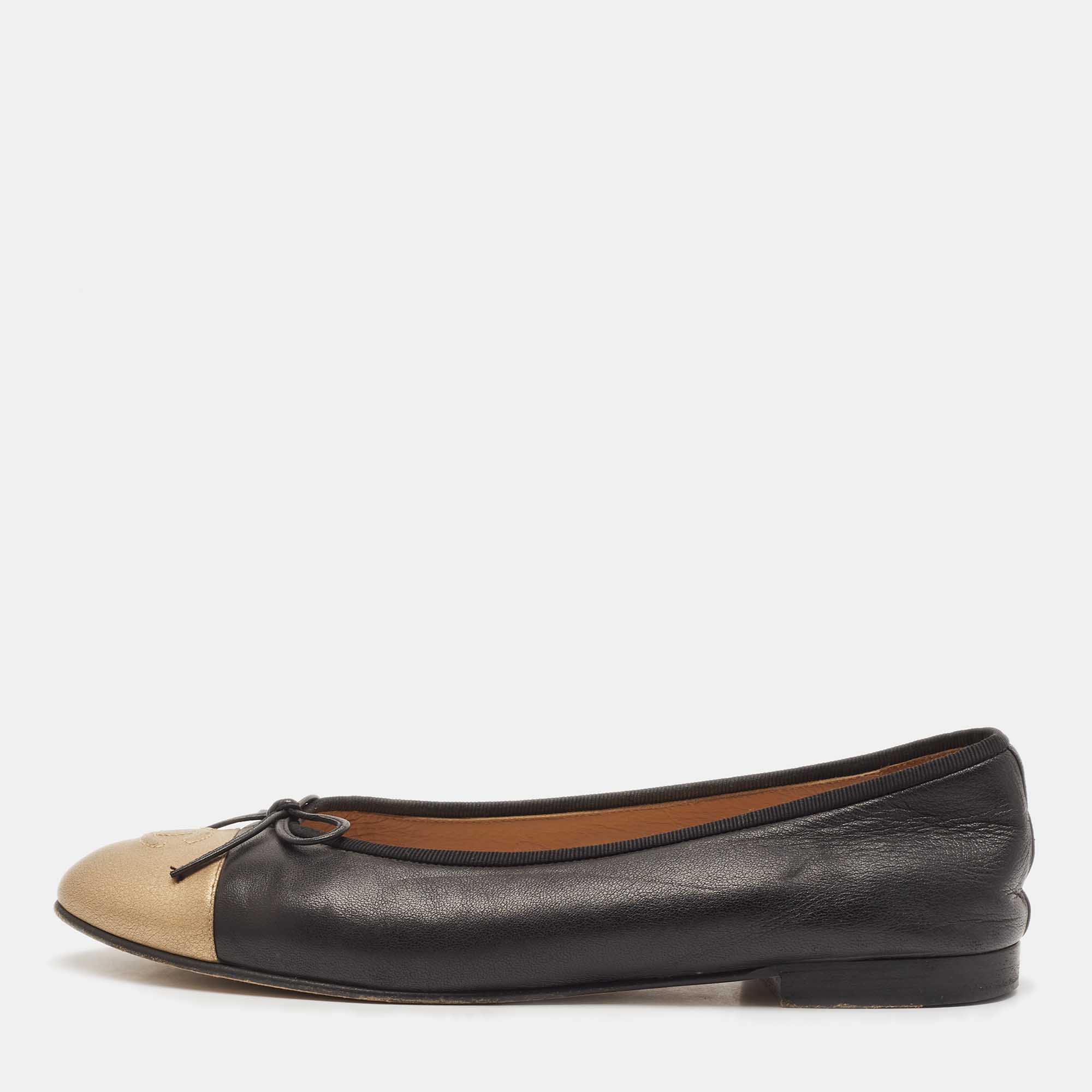Pre Owned Chanel Black/Gold Leather CC Bow Cap Toe Ballet Flats Size 40.5