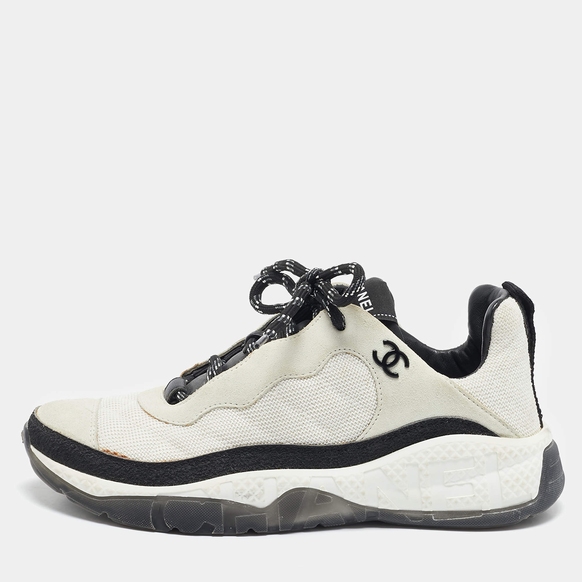 مملوكة مسبقًا Chanel Grey/White Suede and Mesh CC Low Top Sneakers Size 39