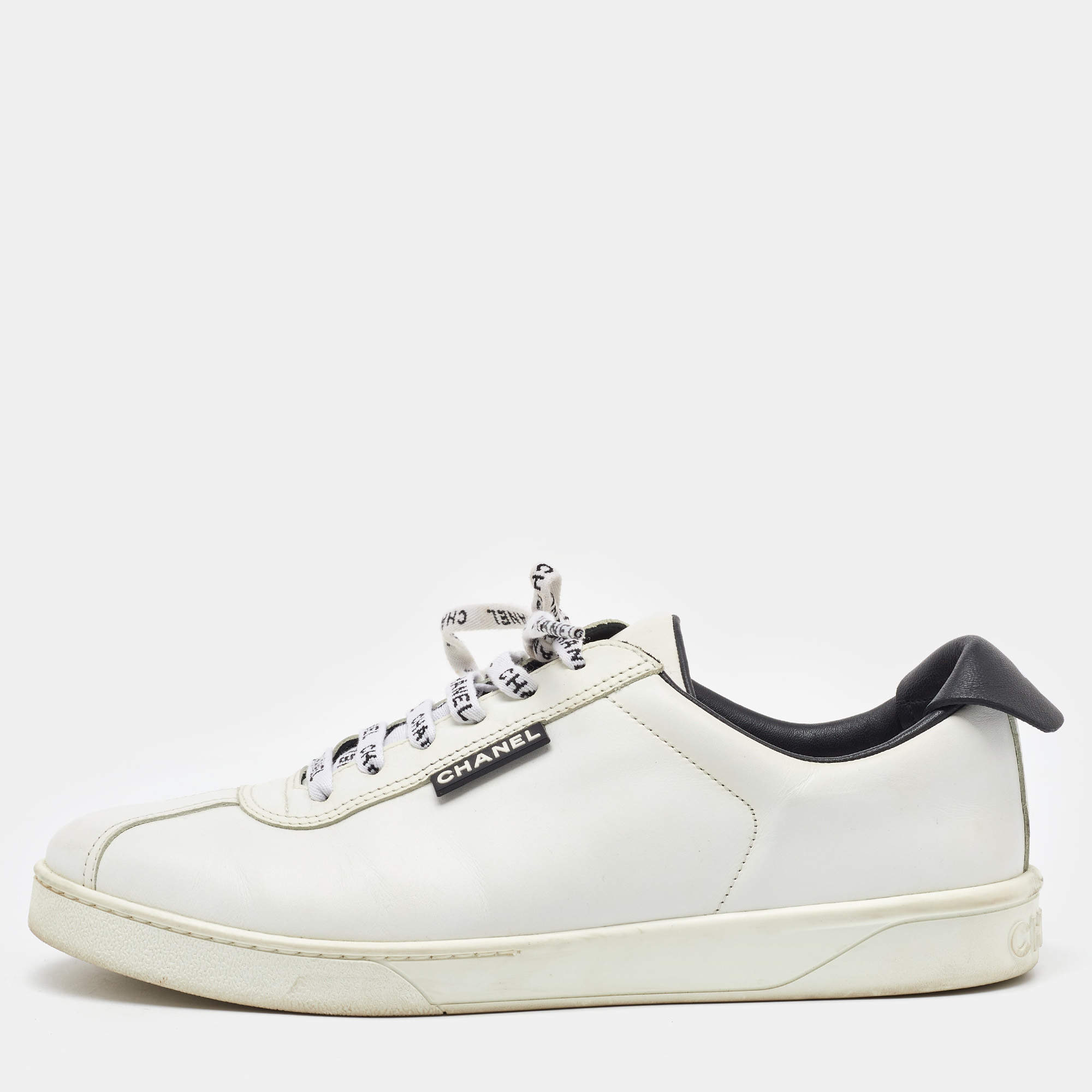 Chanel White/Black Leather CC Weekender Low Top Sneakers Size 41