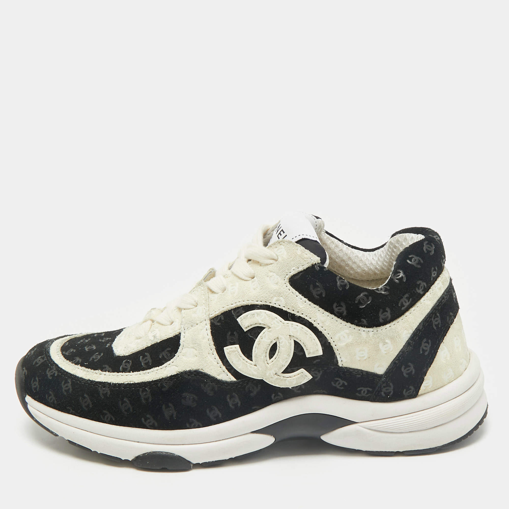 Chanel Black/White Suede CC Interlocking Logo Low Top Sneakers Size 37