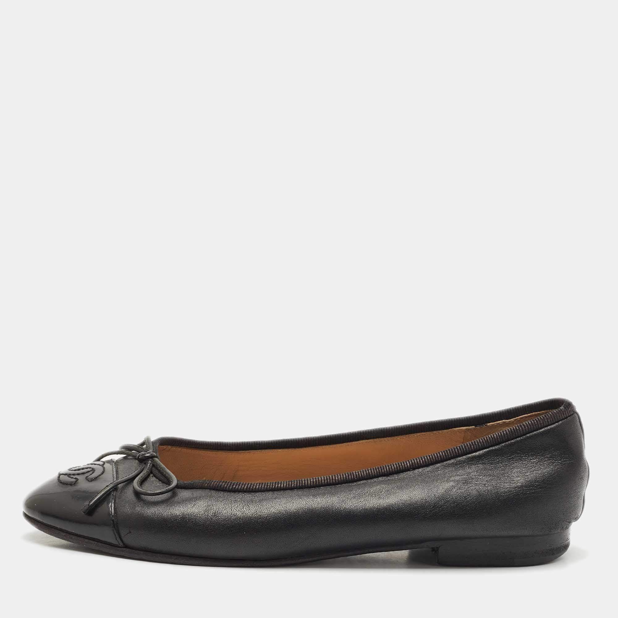 Chanel Black Leather and Patent Cap Toe CC Bow Ballet Flats Size 35