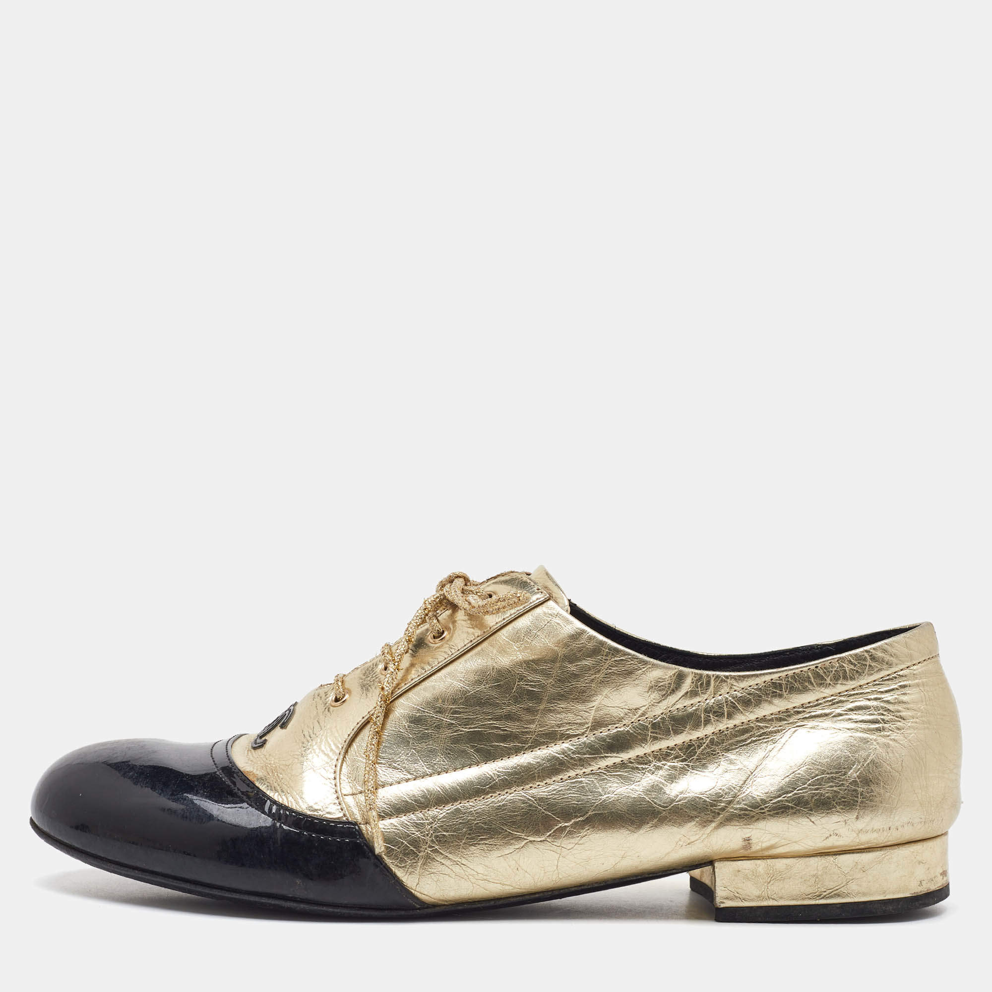 Pre Owned Chanel Gold/Black Leather and Patent Leather CC Lace Up Oxfords Size 38.5