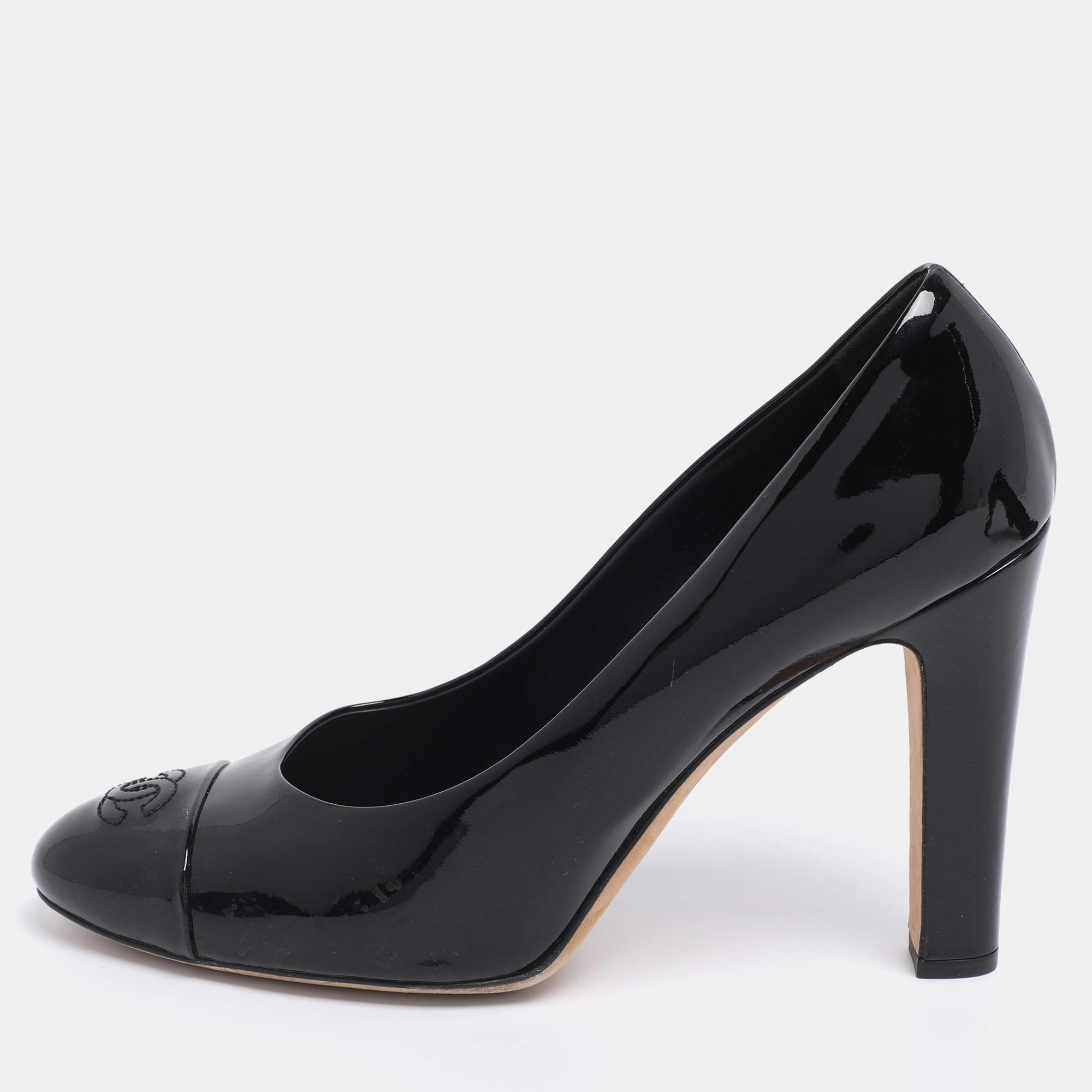 Pre Owned Chanel Black Patent Leather CC Cap Toe Pumps Size 42
