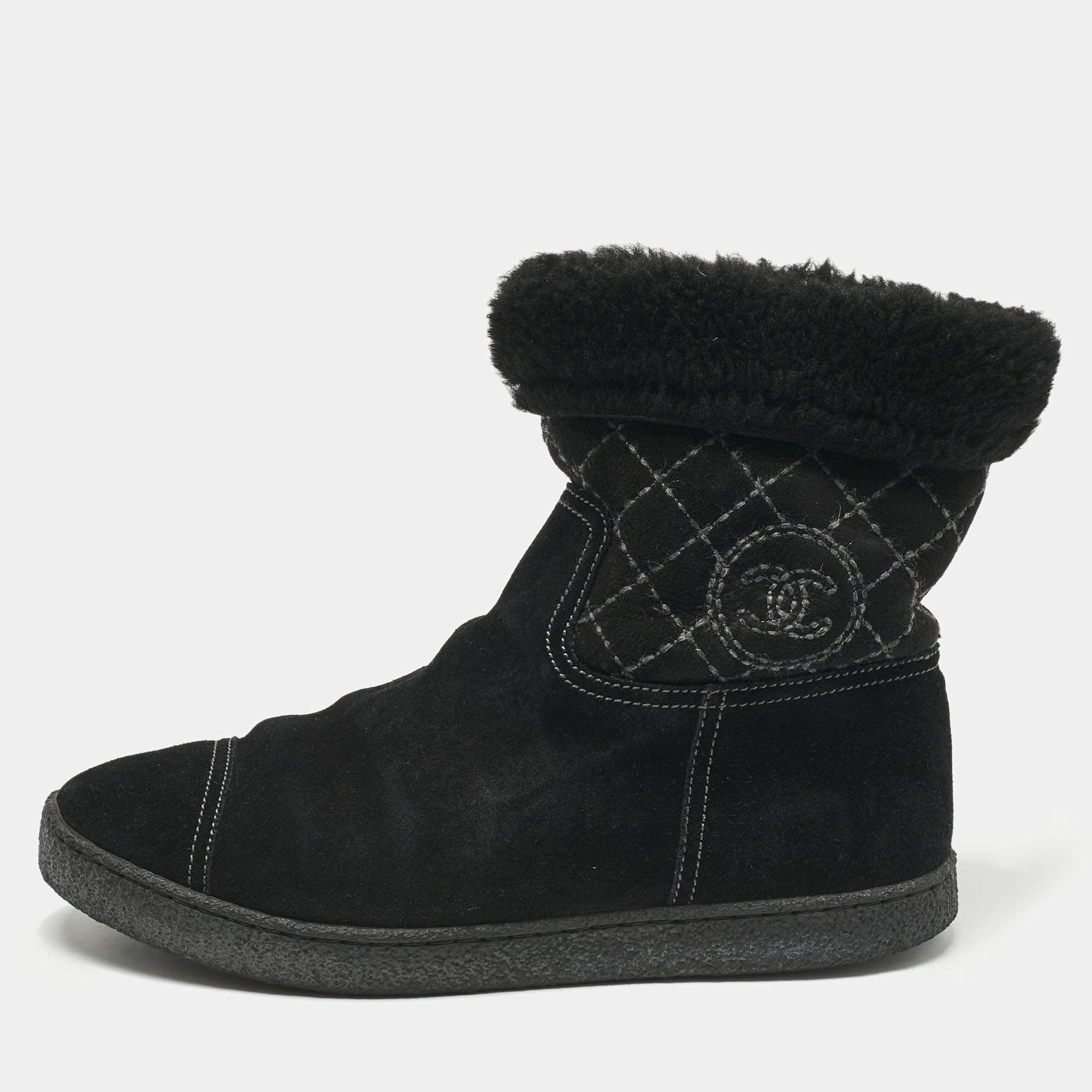 Pre Owned Chanel  Black Suede And Fur Chain Detail Ankle Boots Size 38