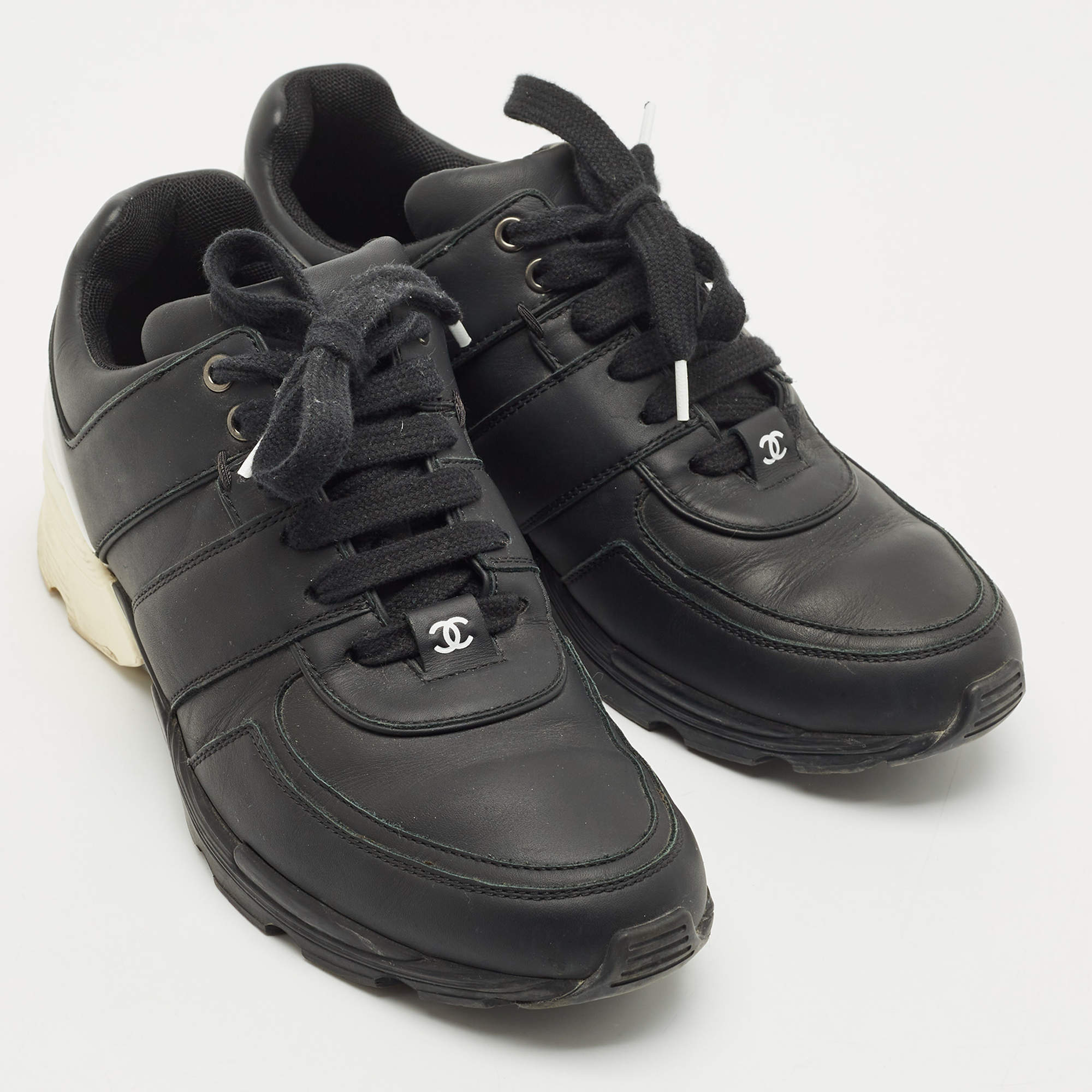 Chanel Multicolor Patent Leather And Leather CC Logo Lace Up