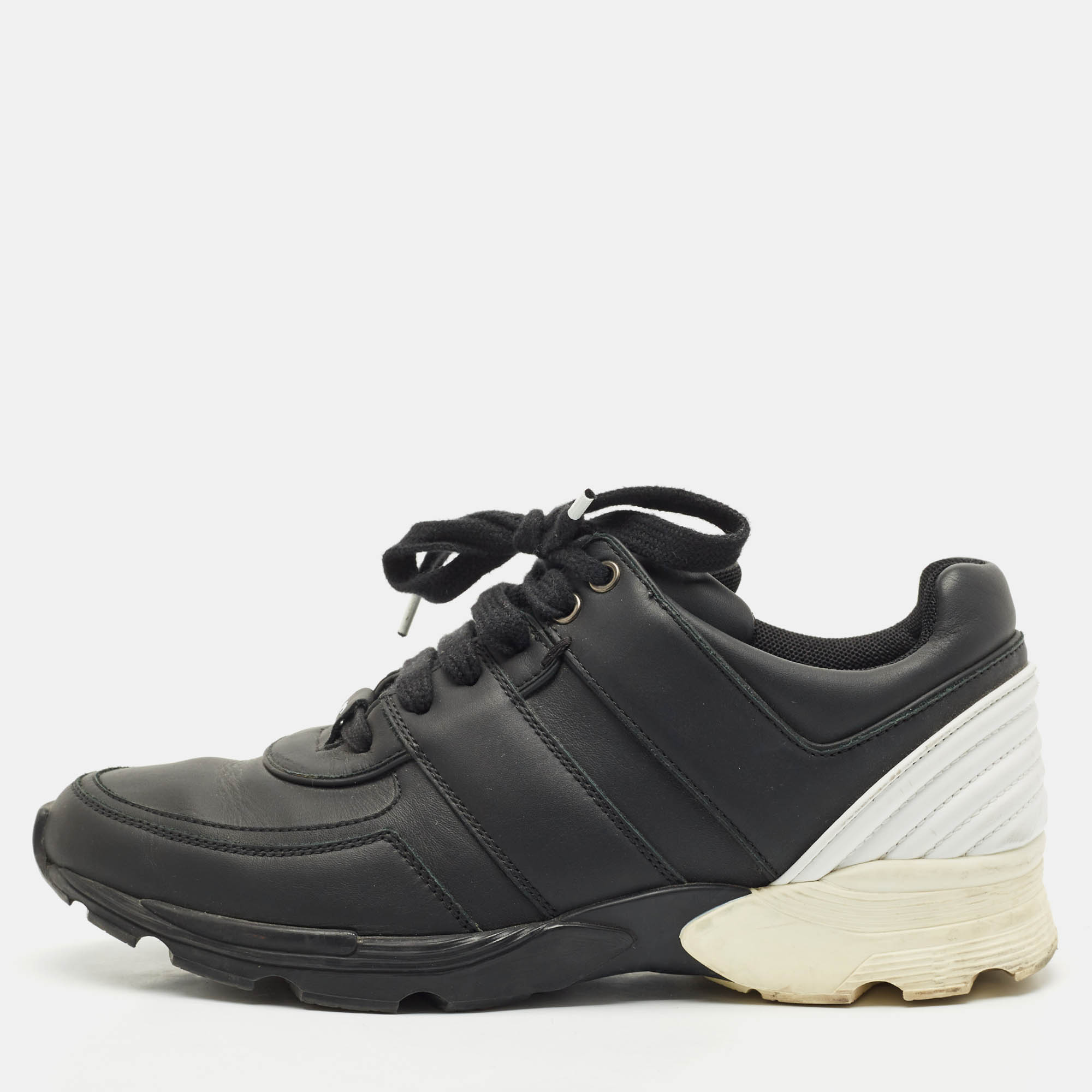 Pre Owned Chanel Black/White Leather CC Lace Up Sneakers Size 39