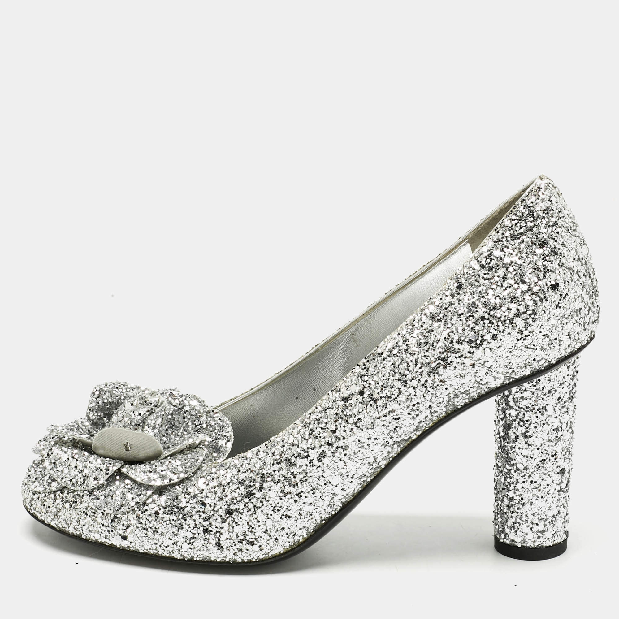 Pre Owned Chanel Metallic Silver Glitter CC Camelia Block Heel Pumps Size 39