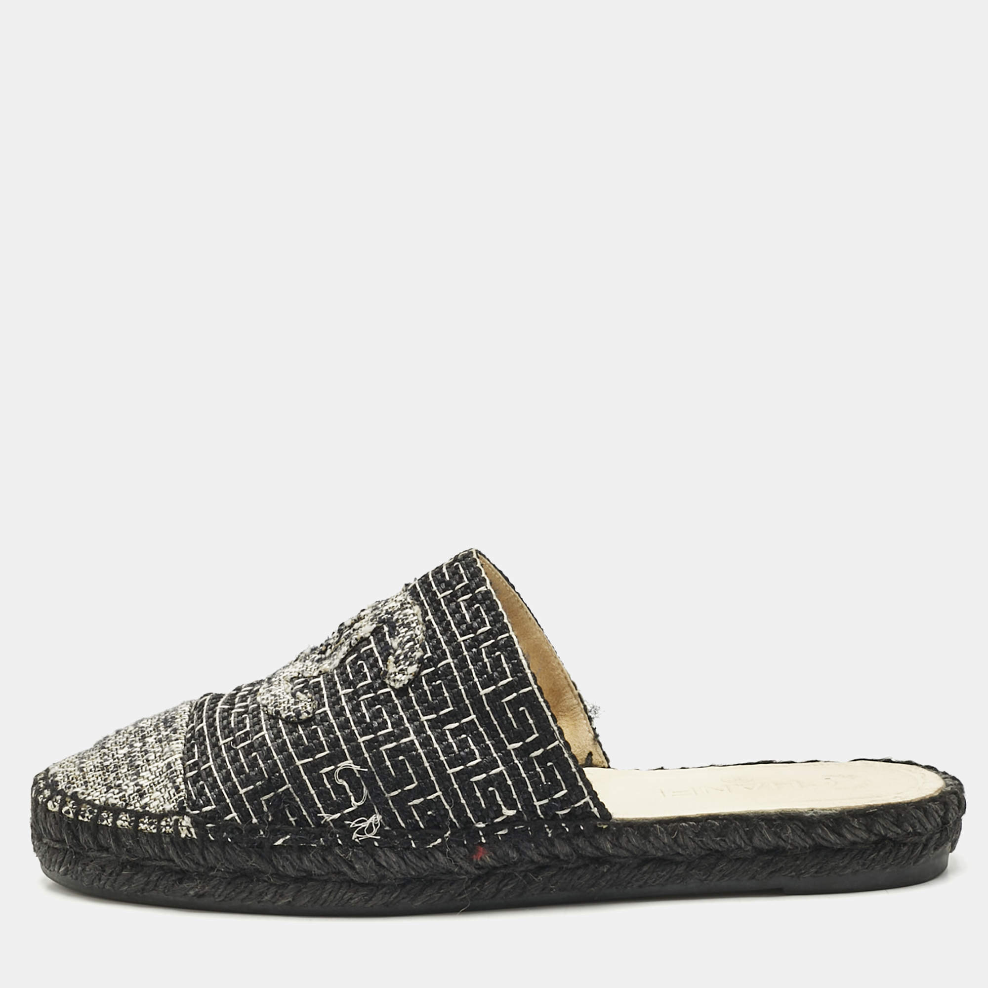 Pre Owned Chanel Black/White Tweed CC Espadrille Mules Size 39