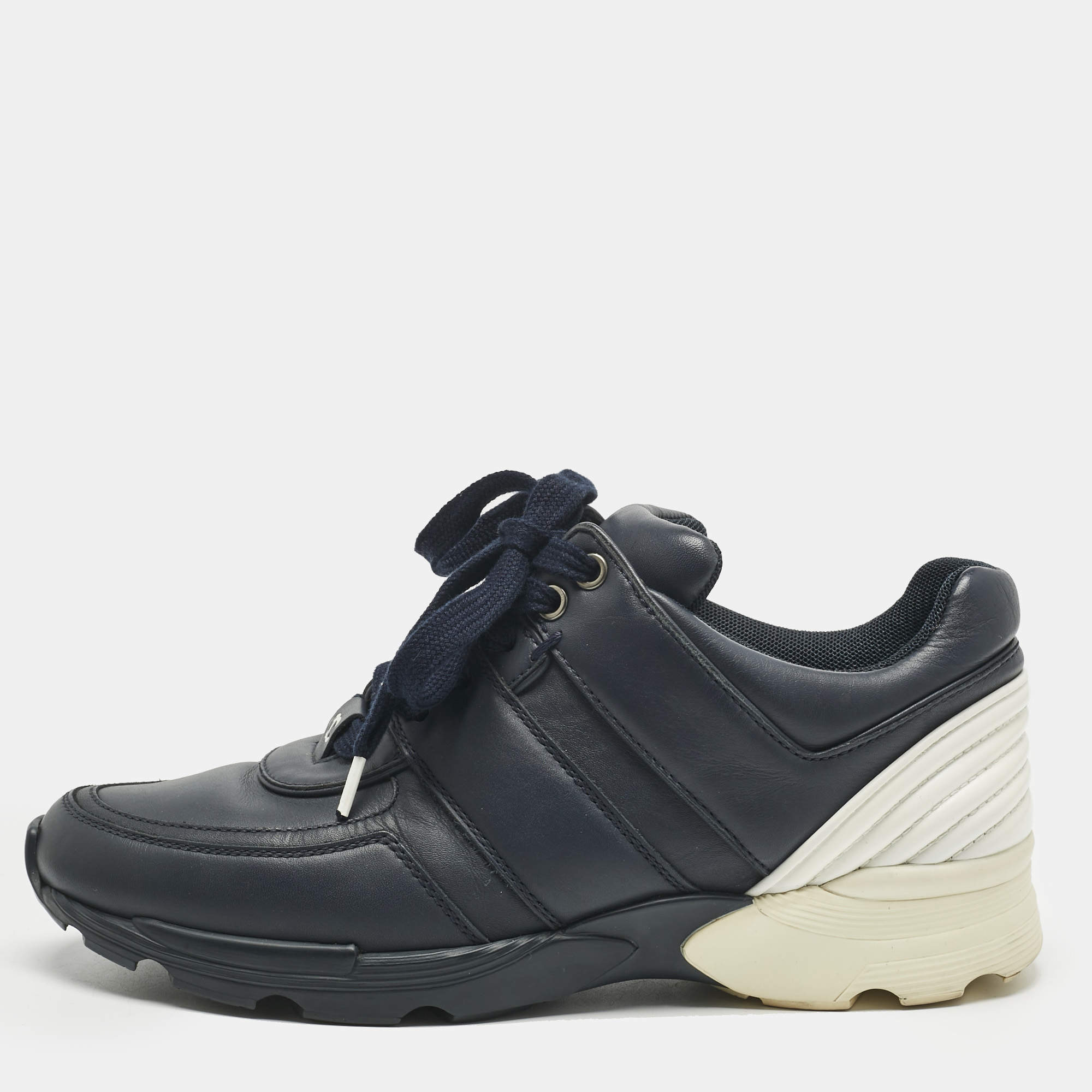 Pre Owned Chanel Black Leather CC Low Top Sneakers Size 37