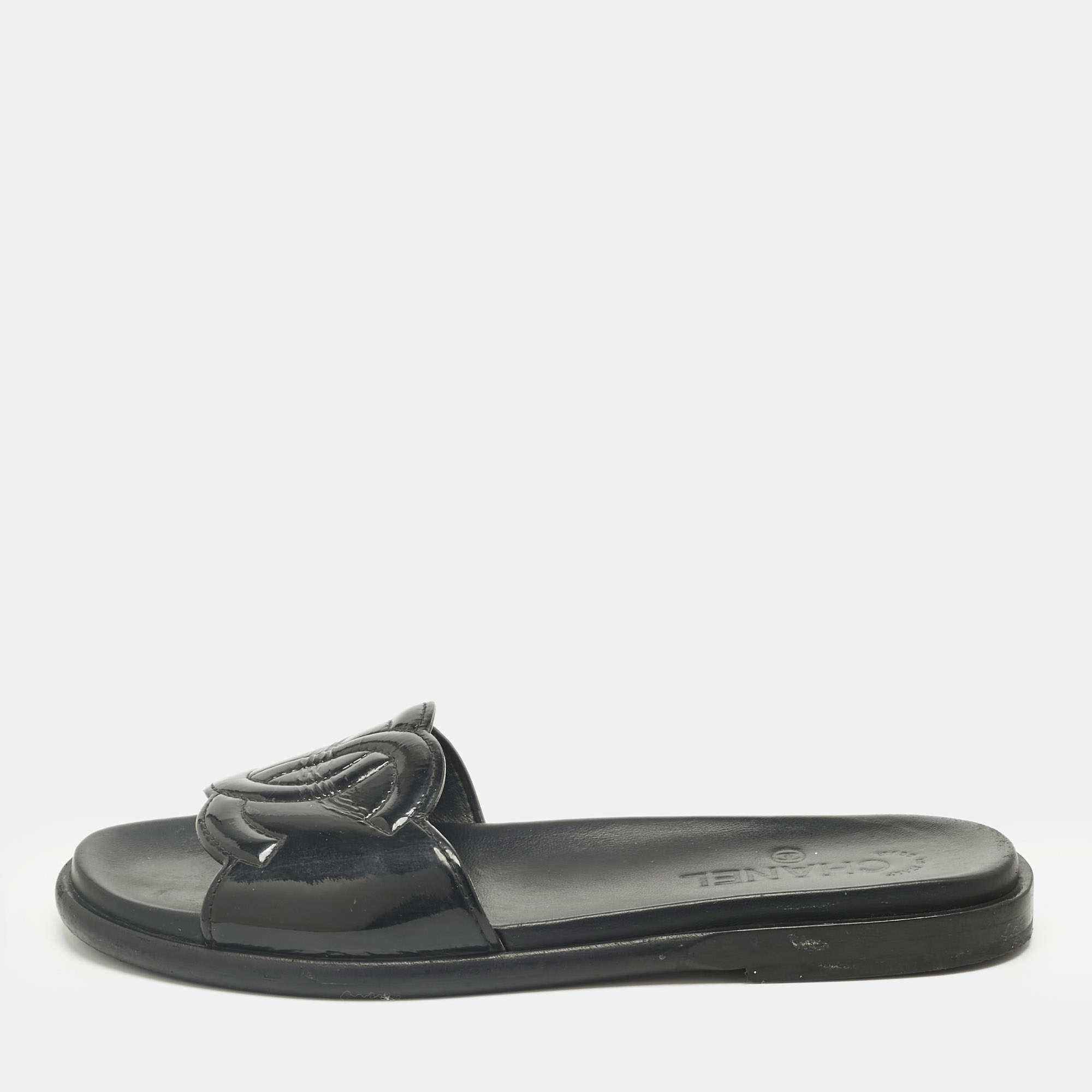 Pre Owned Chanel Black Patent CC  Flat Slides Size 39