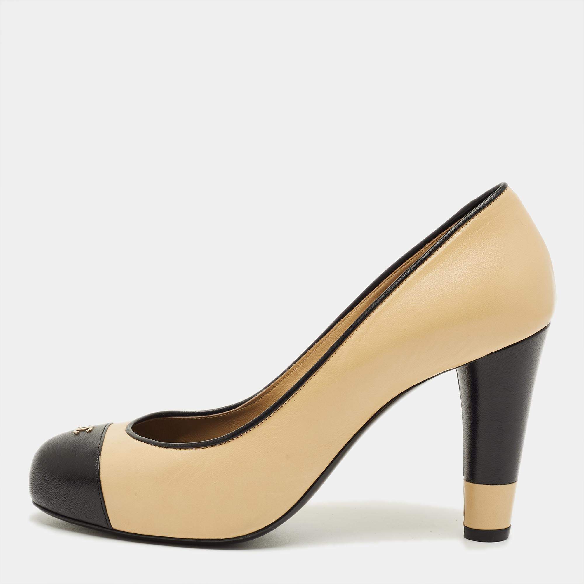 Pre Owned Chanel Black/Beige Leather CC Cap Toe Platform Pumps Size 38