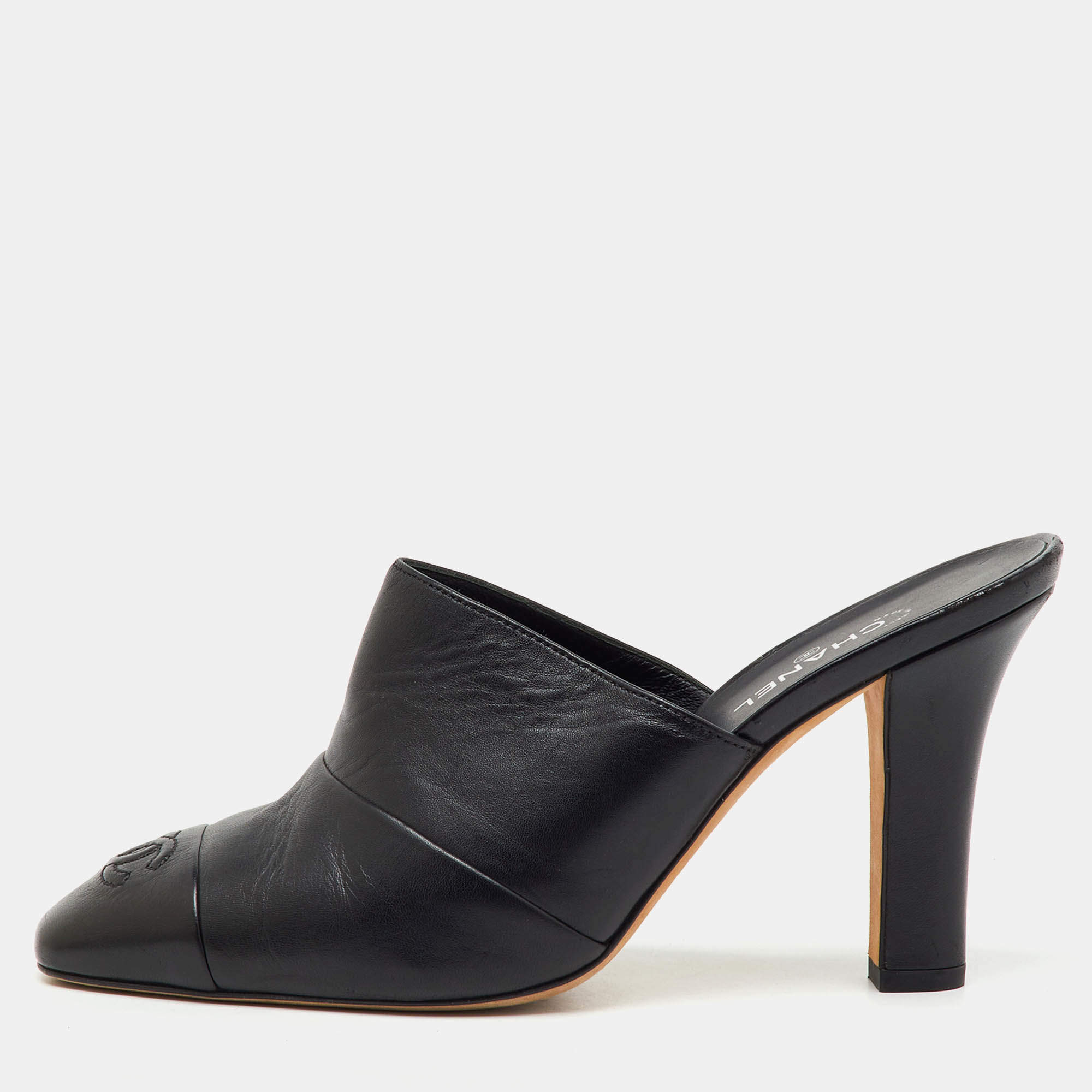Pre Owned Chanel Black Leather CC Cap Toe Mules Size 39