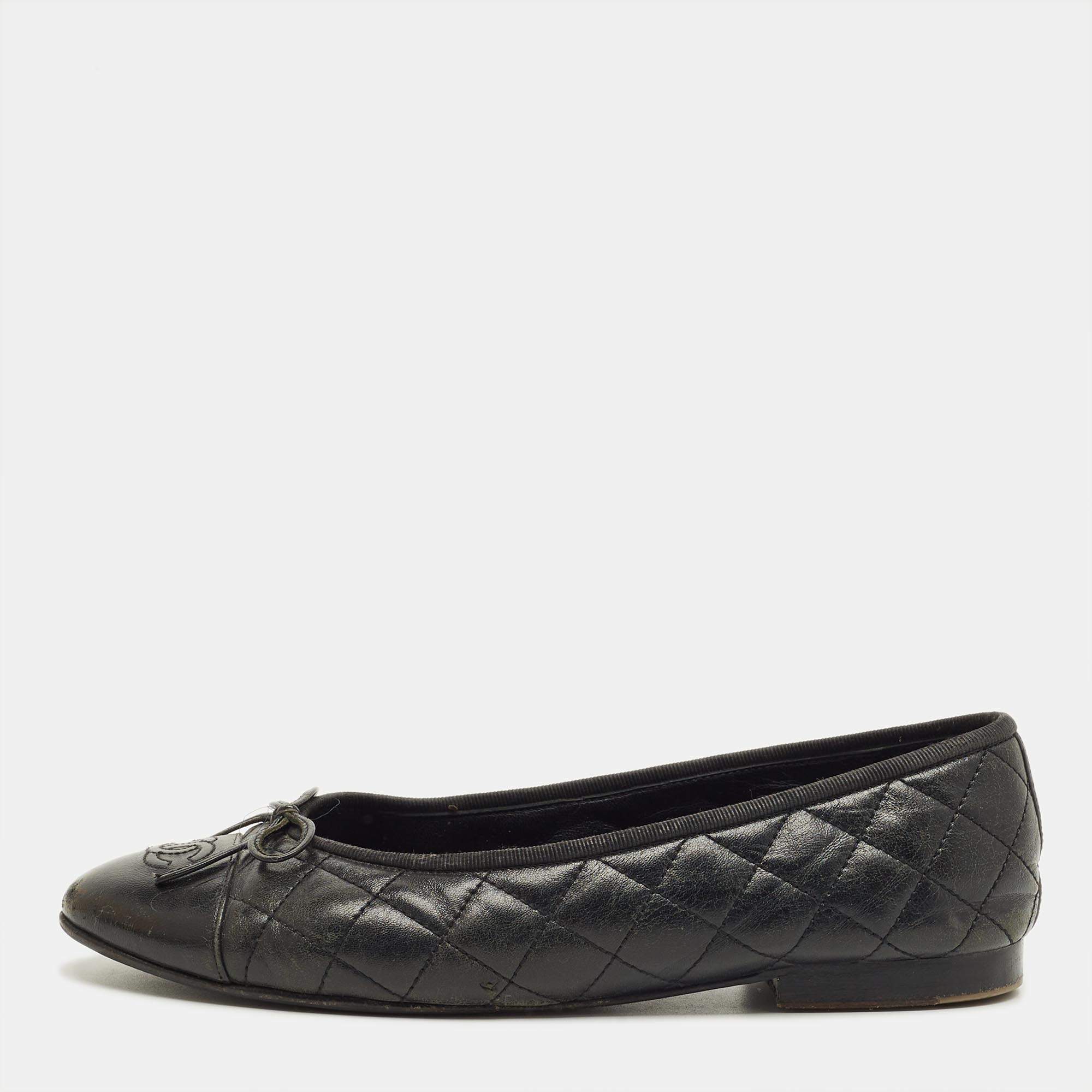 Pre Owned Chanel Black Cannage Leather CC Cap Ballet Flats Size 40